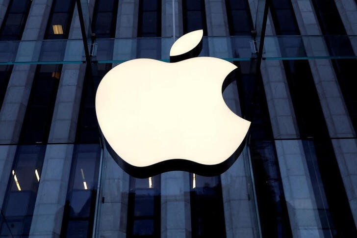 Apple interfered with union drive at NYC store, says U.S. labor agency ...