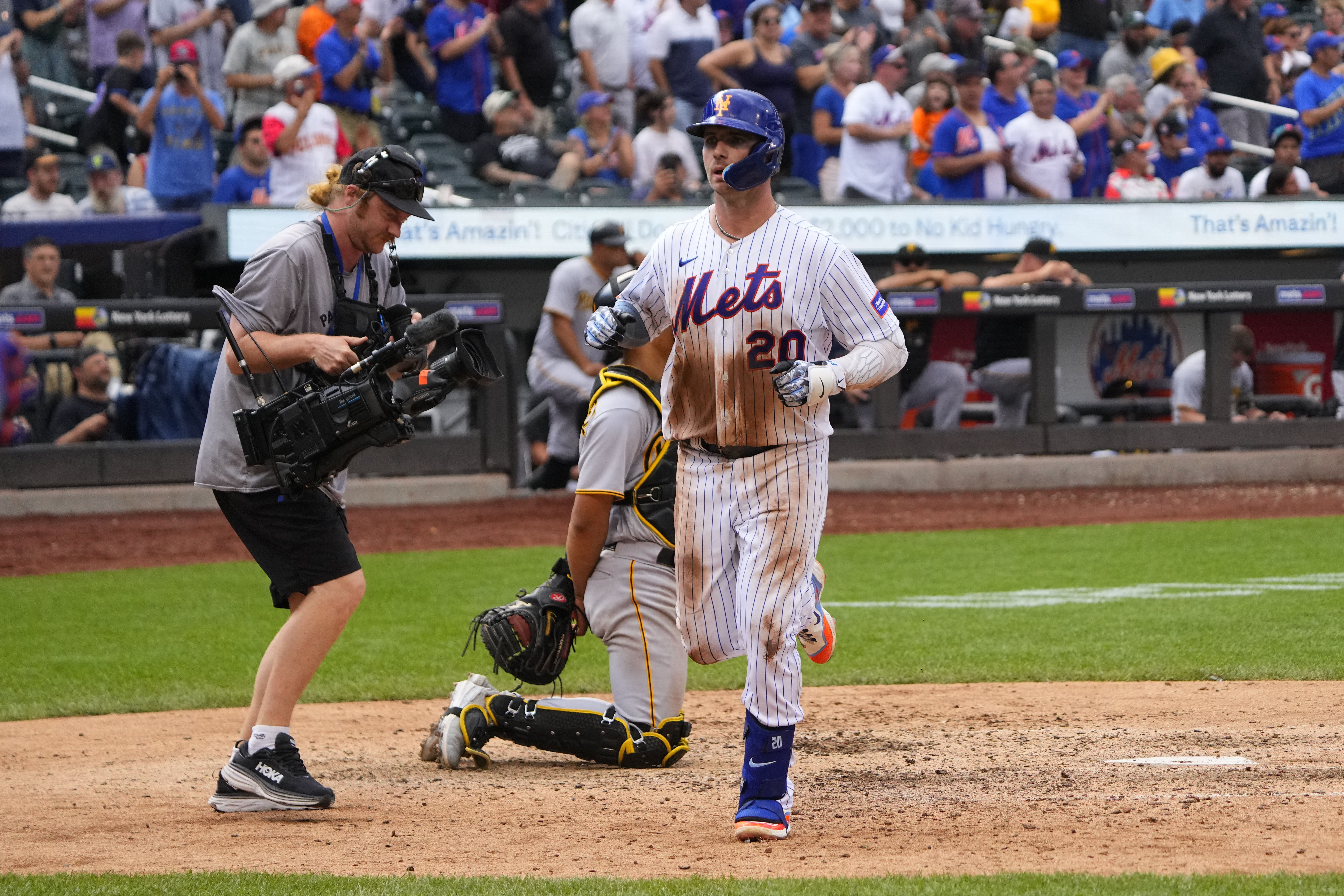 Mets blast Pirates 8-3 behind DJ Stewart's 2 HRs