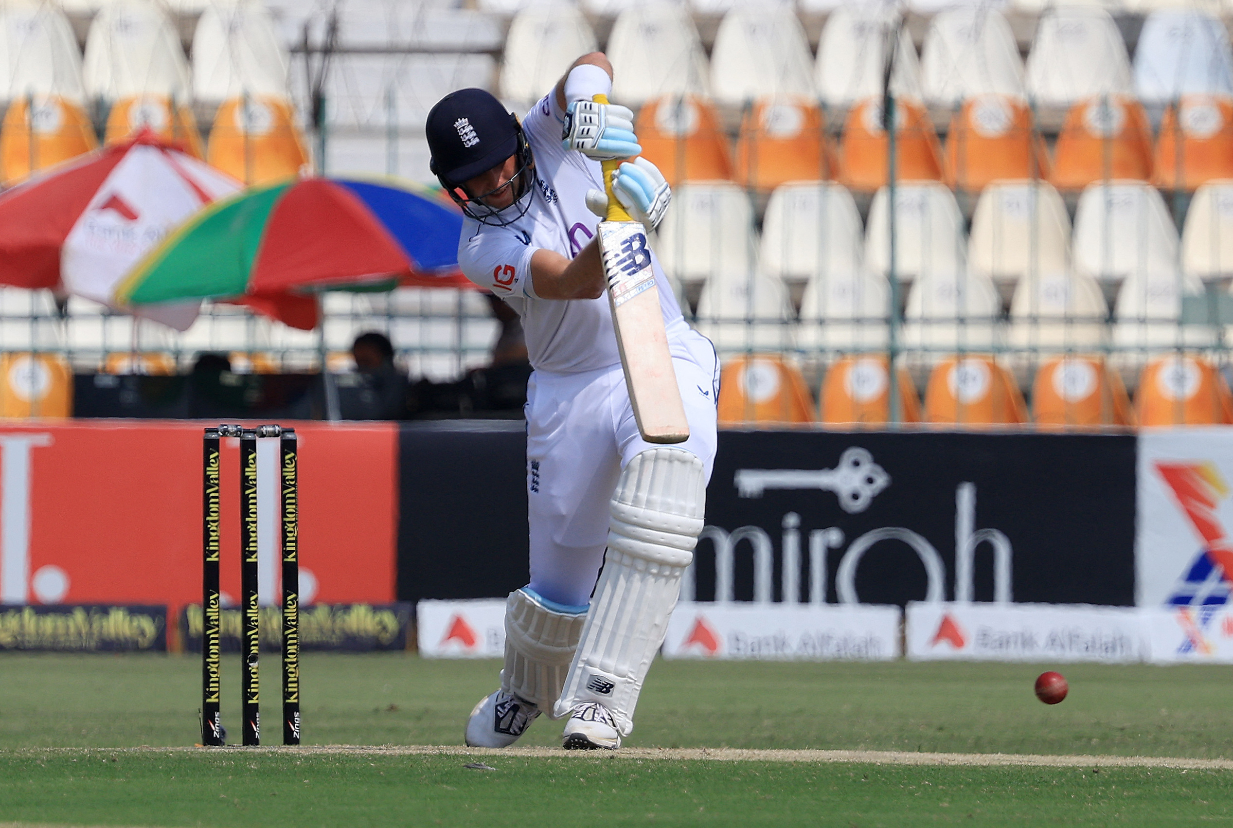 Root Becomes England's Top Test Scorer, Pummels Pakistan With Ton | Reuters