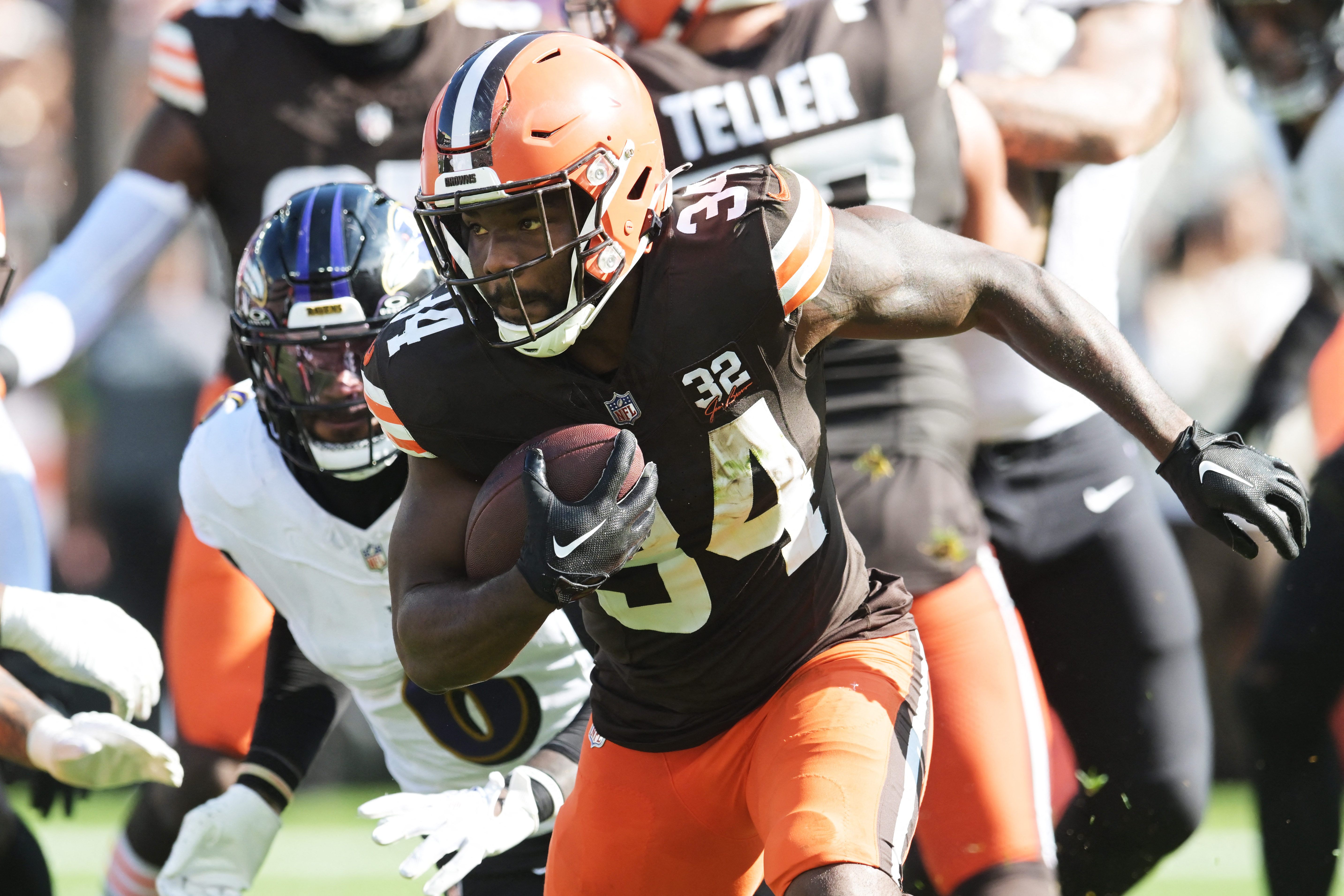 Lamar Jackson helps Ravens dominate Browns