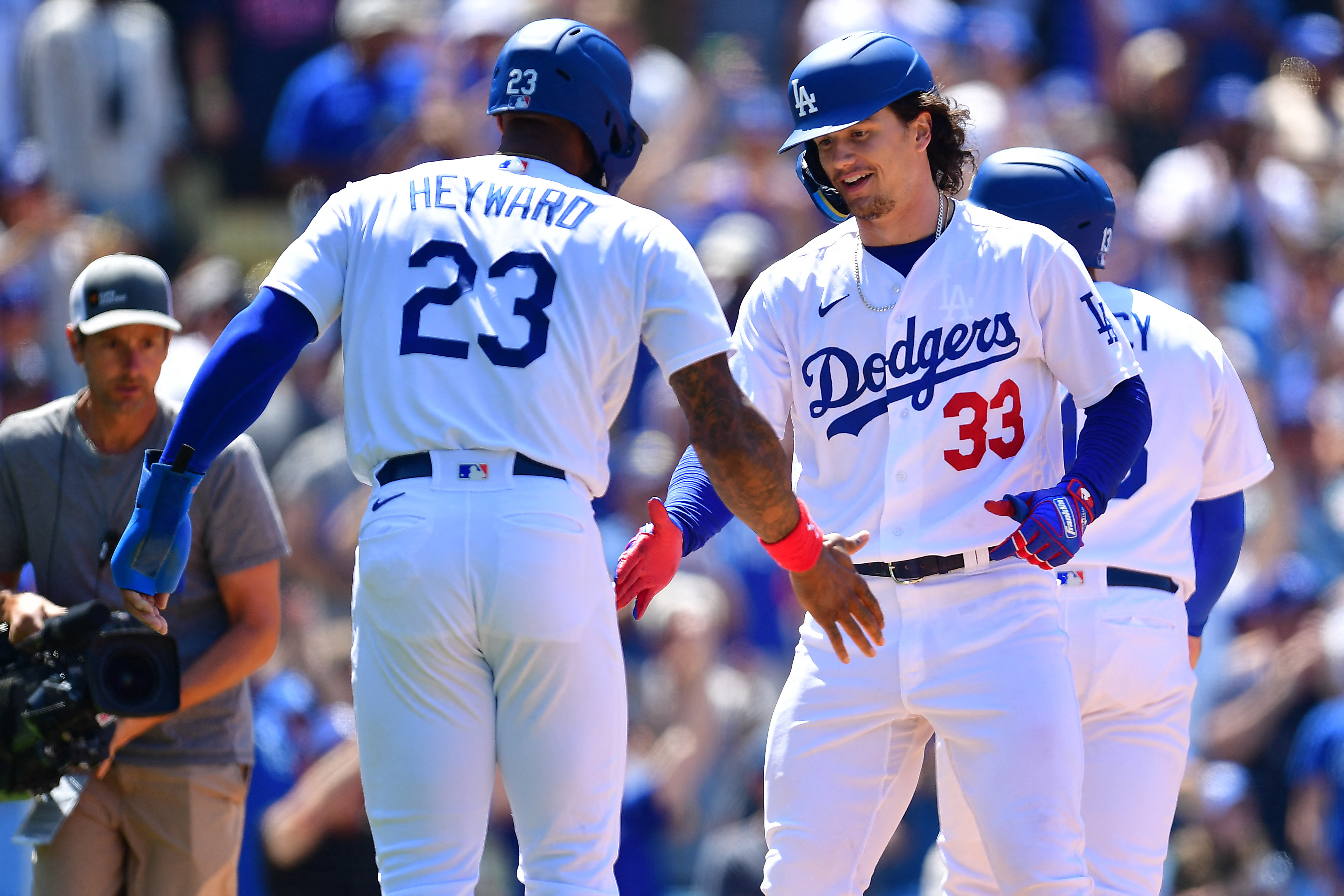 Five-run seventh propels Dodgers to 7-3 win over Twins
