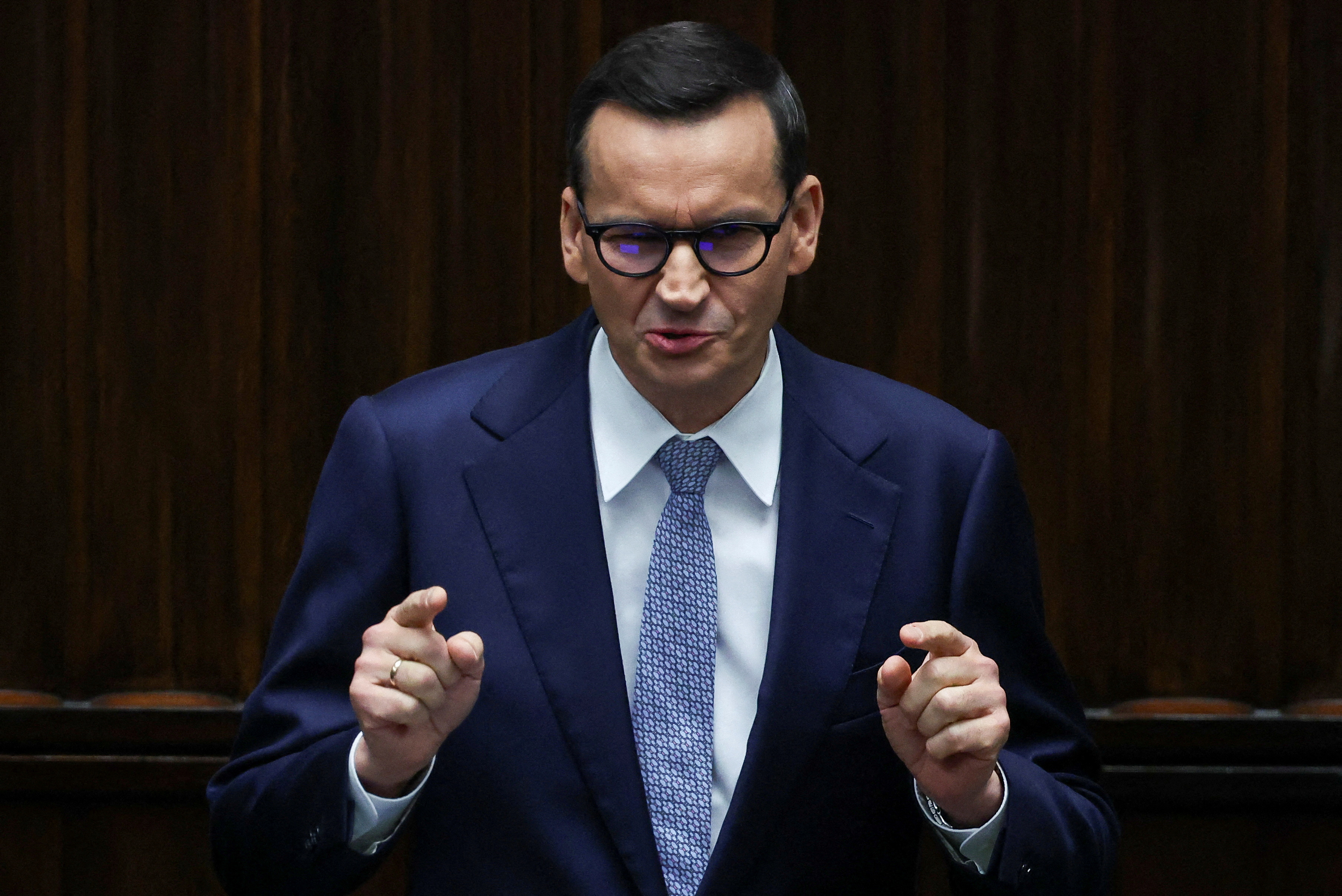 Polish president delays appointing new government, Poland