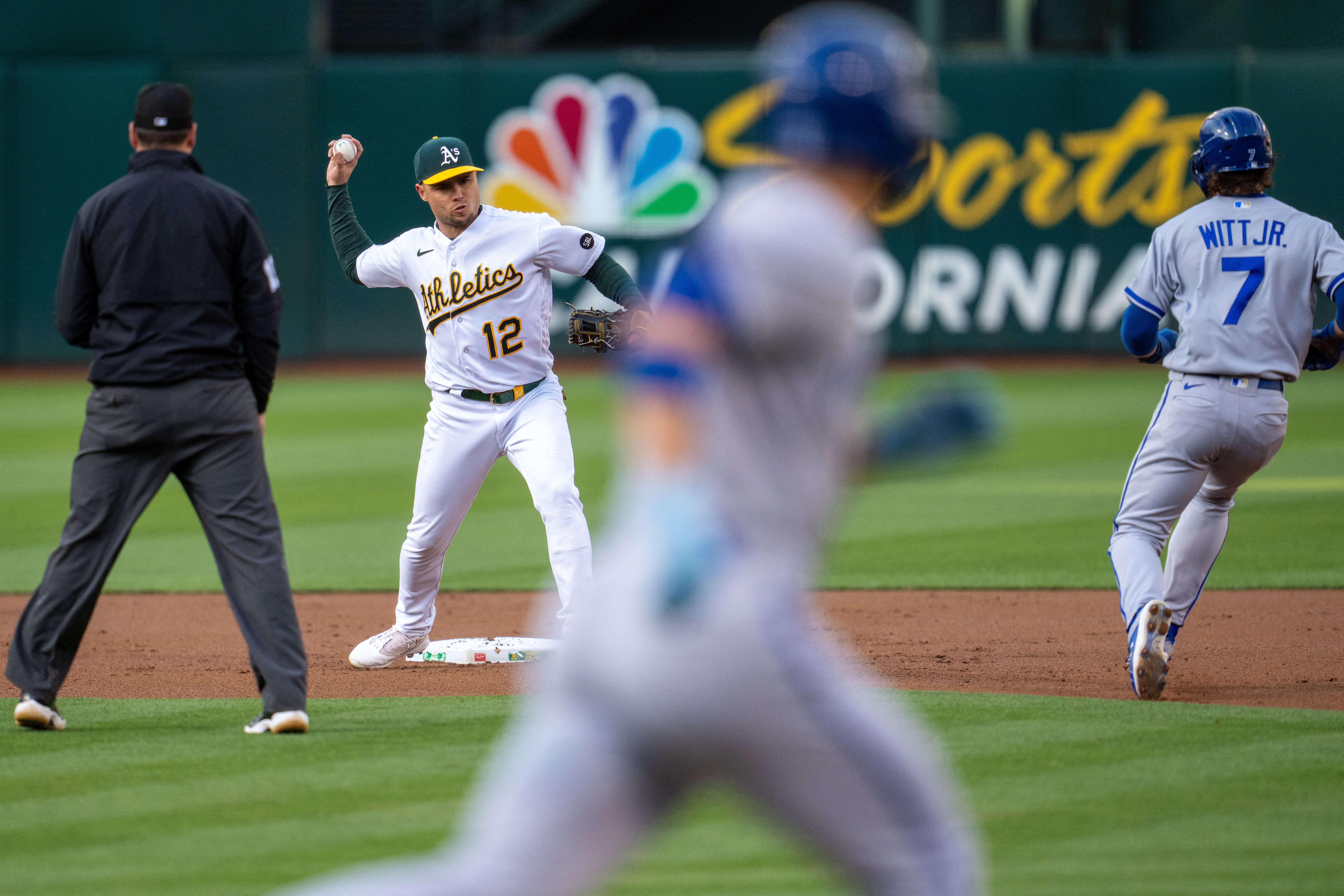 ⚾ Rooker walk-off homer lifts Athletics over Royals