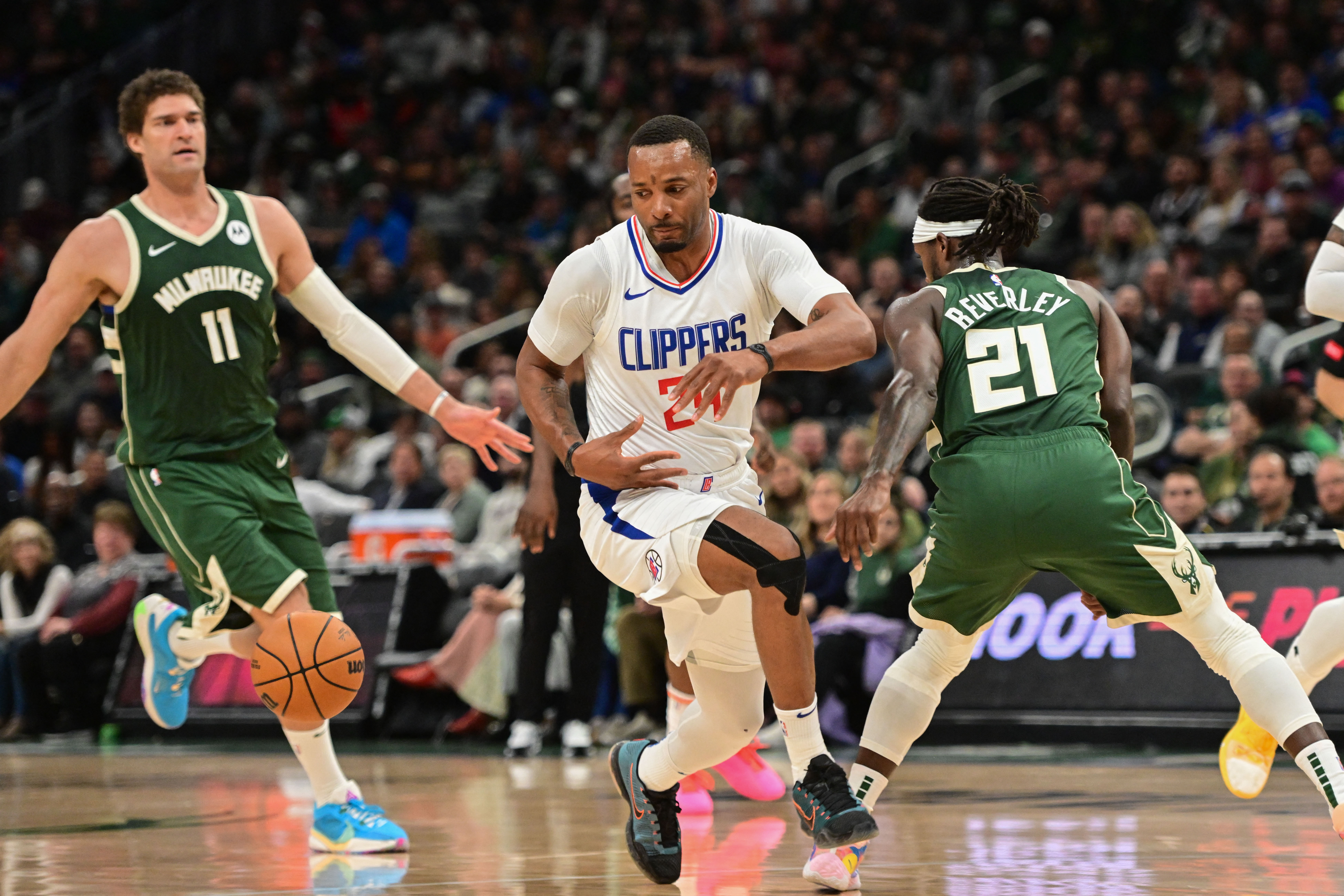 Clippers collapse as Damian Lillard scores 41 in Bucks victory - Los  Angeles Times