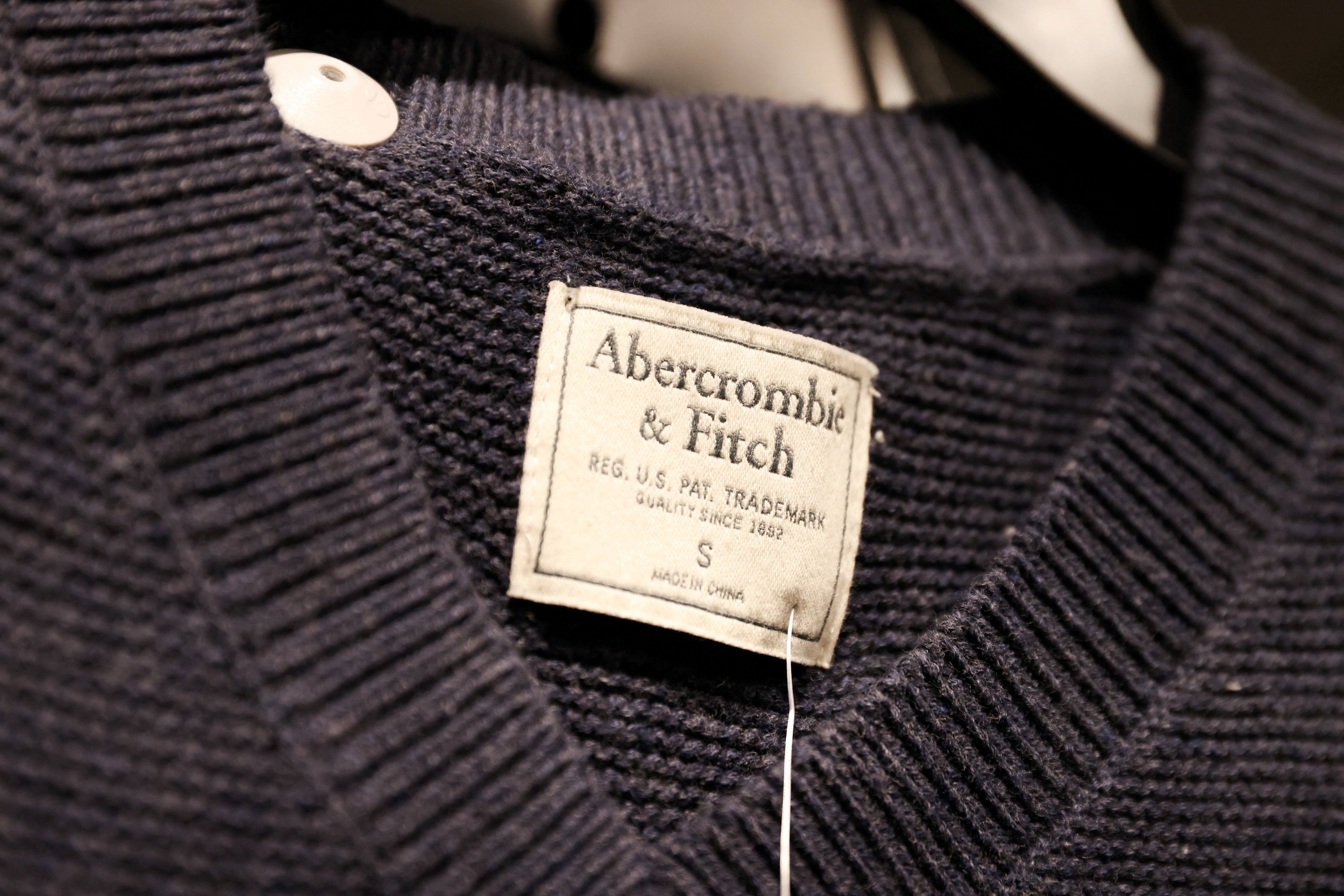 Abercrombie cuts sales forecast as Hollister out of | Reuters