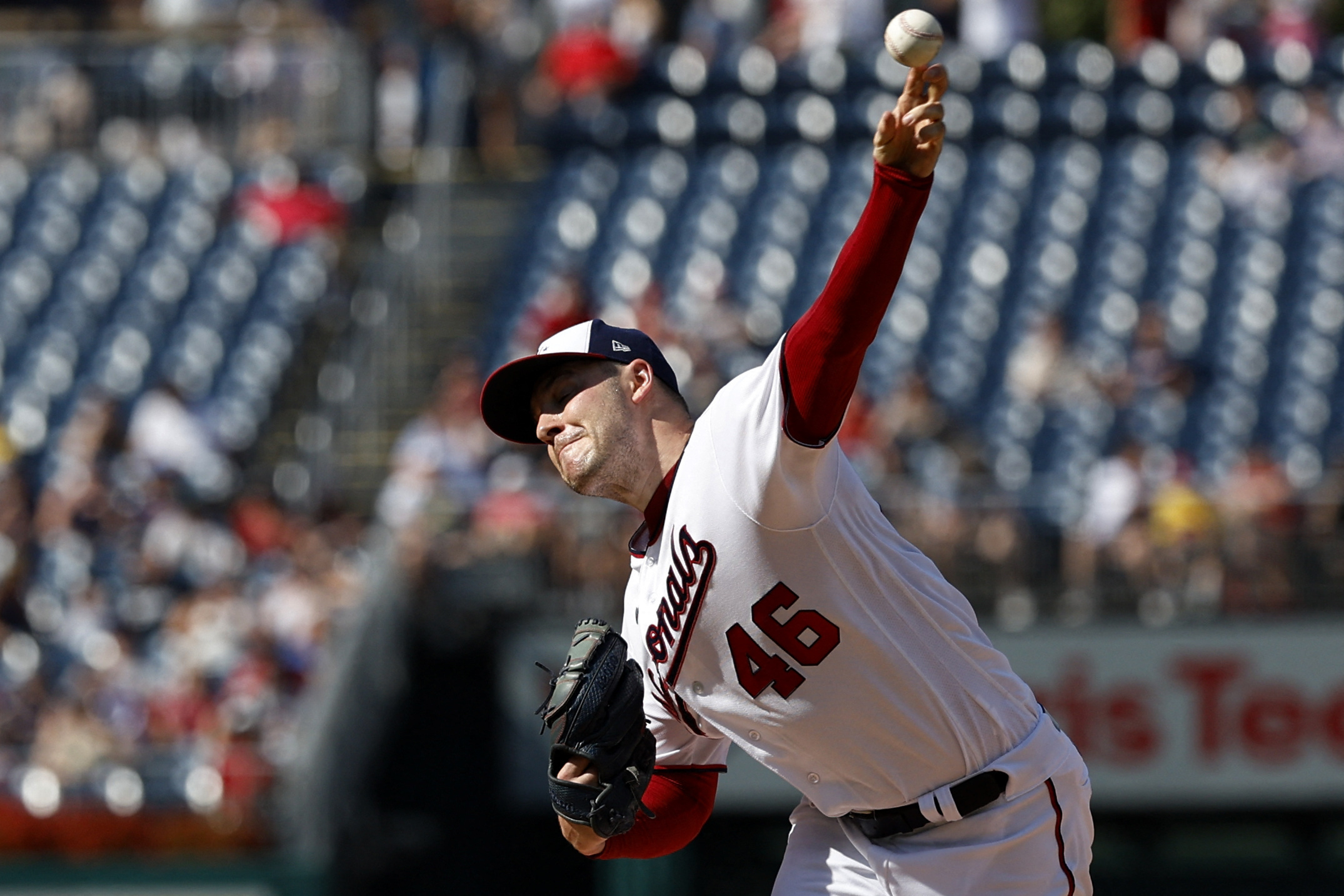 Nationals get clutch hits, hold off Red Sox