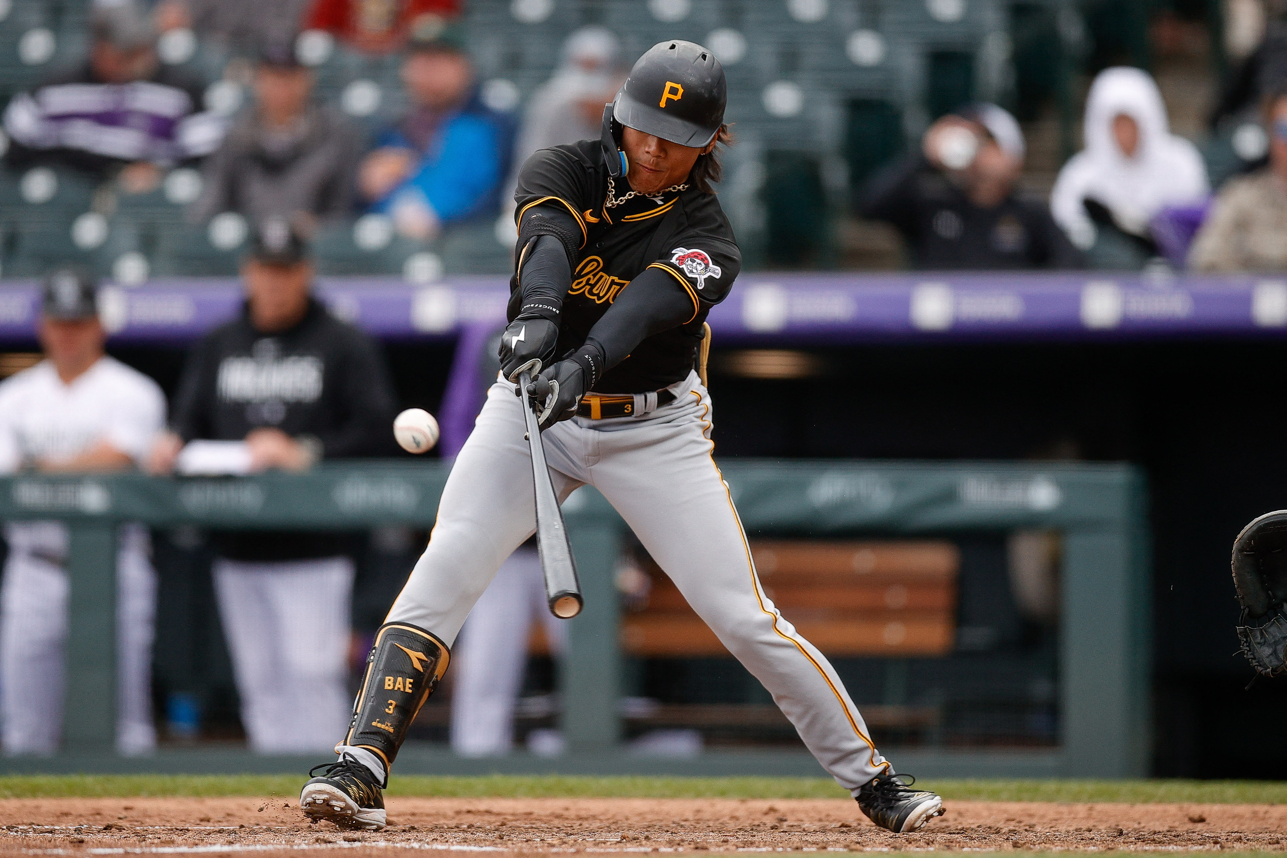 Pirates sweep Rockies at Coors Field