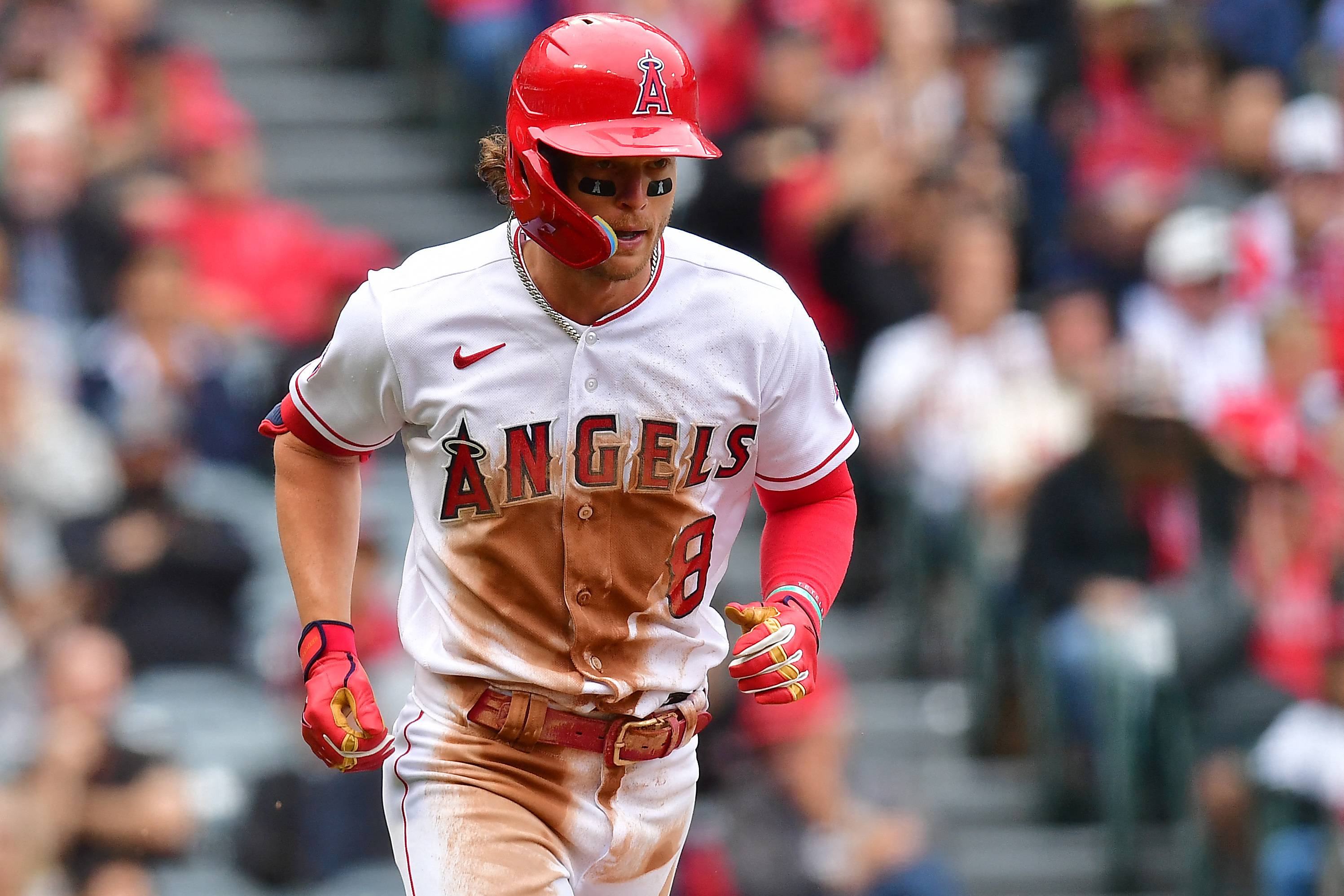 Angels use roster depth to edge Nationals