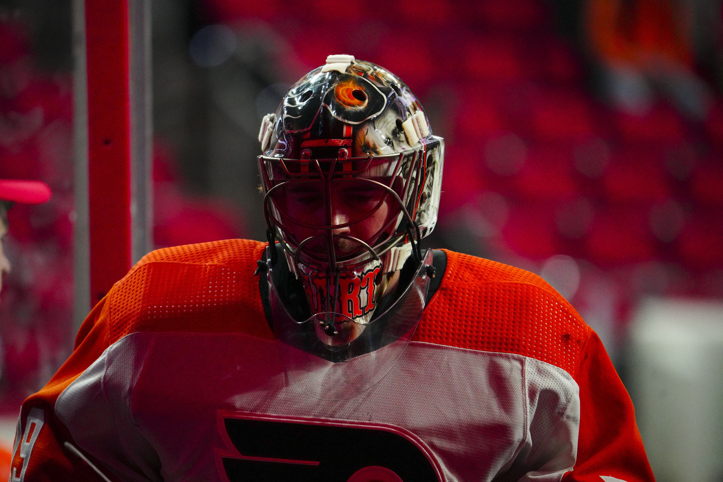 Carter Hart returns, helps Flyers top Hurricanes | Reuters