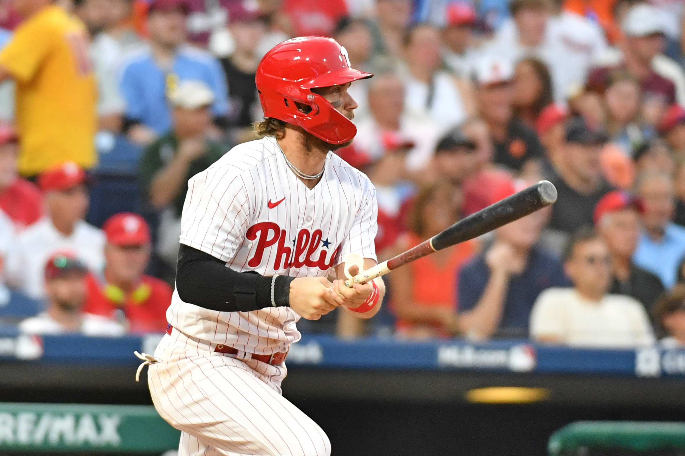 J.T. Realmuto and Edmundo Sosa's bats help Phillies hold on for  series-opening win against the Nationals