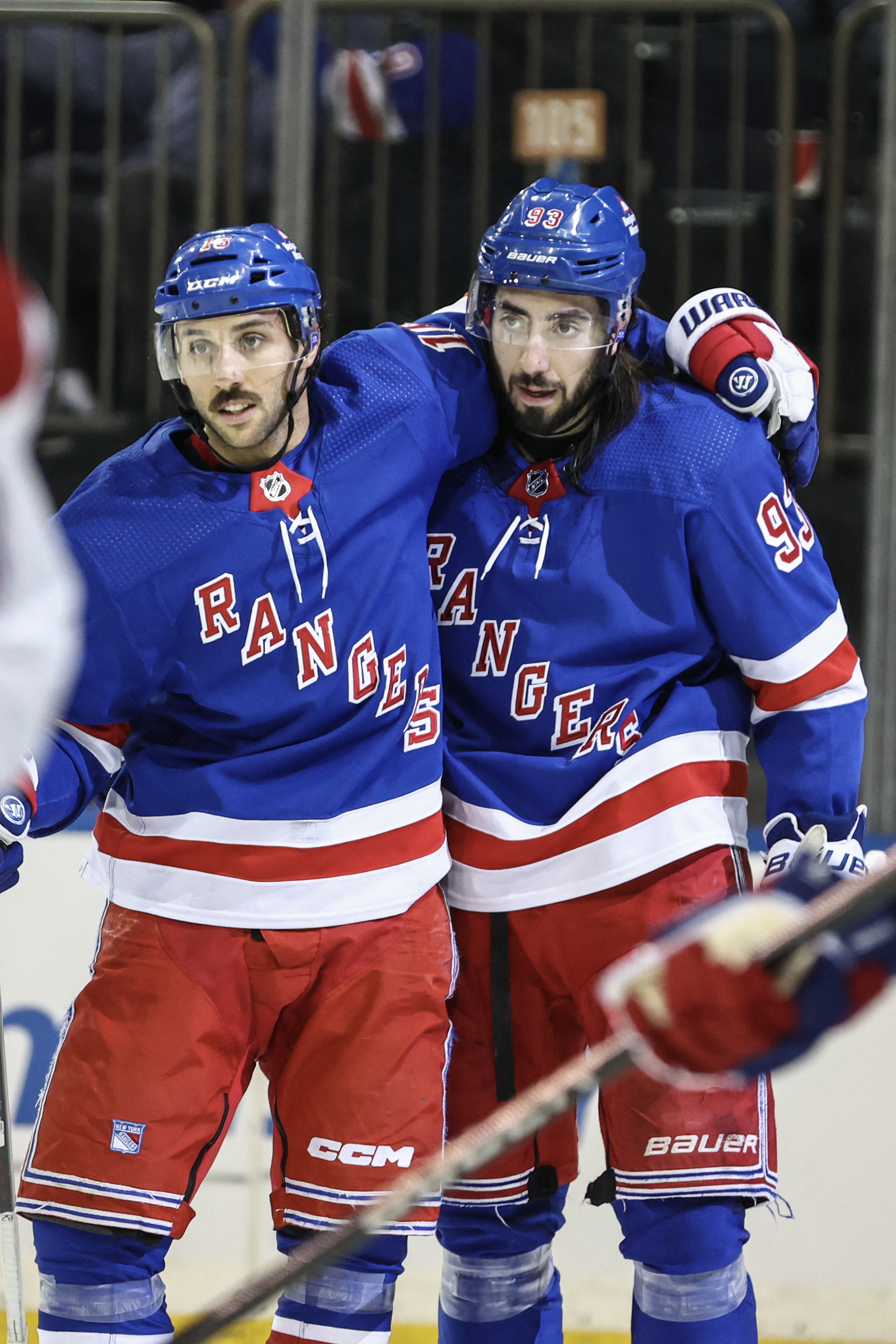 Rangers ride 4-goal third to victory over Canadiens | Reuters