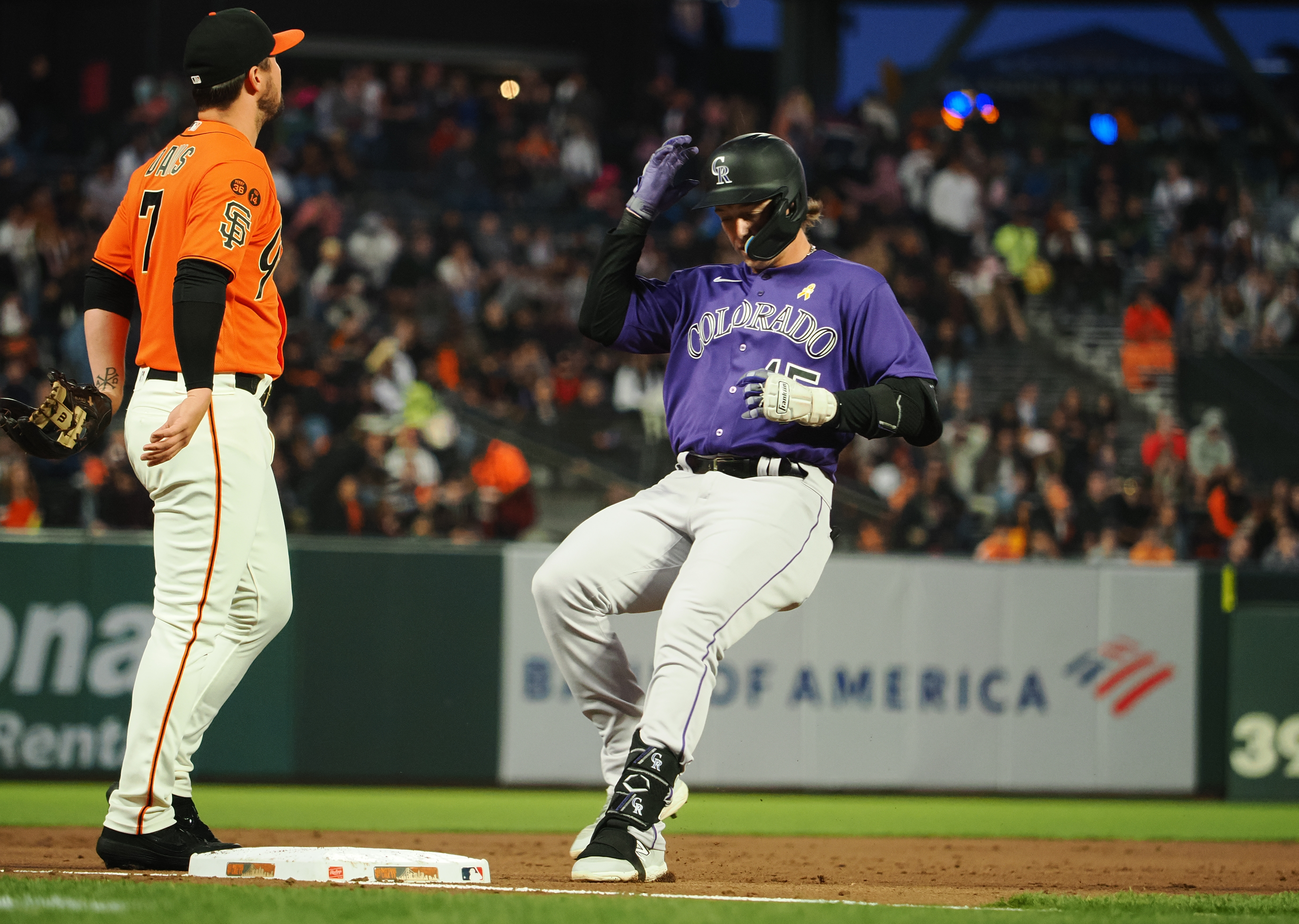 Wilmer Flores draws bases-loaded walk for go-ahead run, Giants come back  twice to beat Rockies 9-8