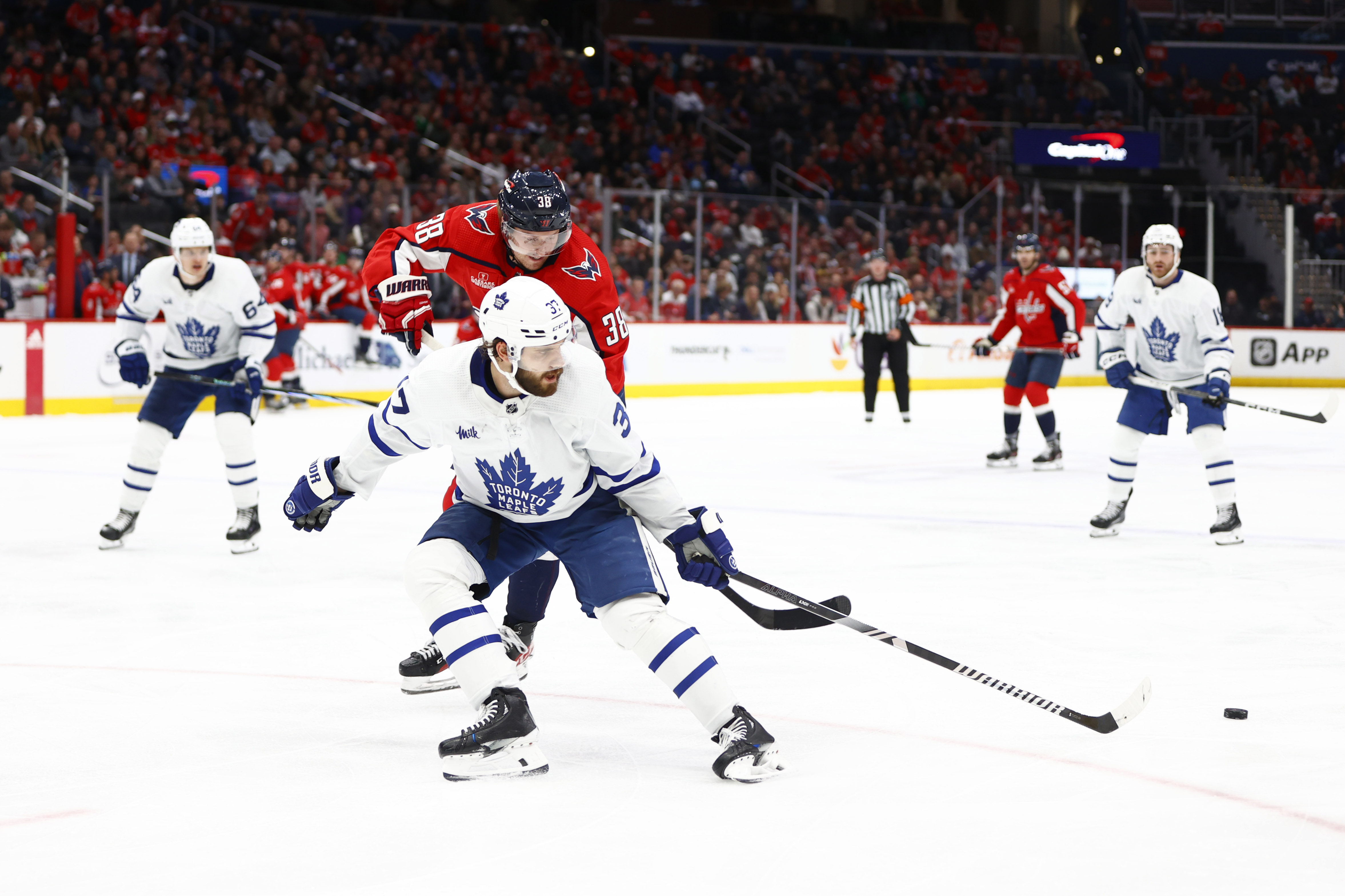 Leafs Crush Caps Behind Auston Matthews' 5-point Game | Reuters