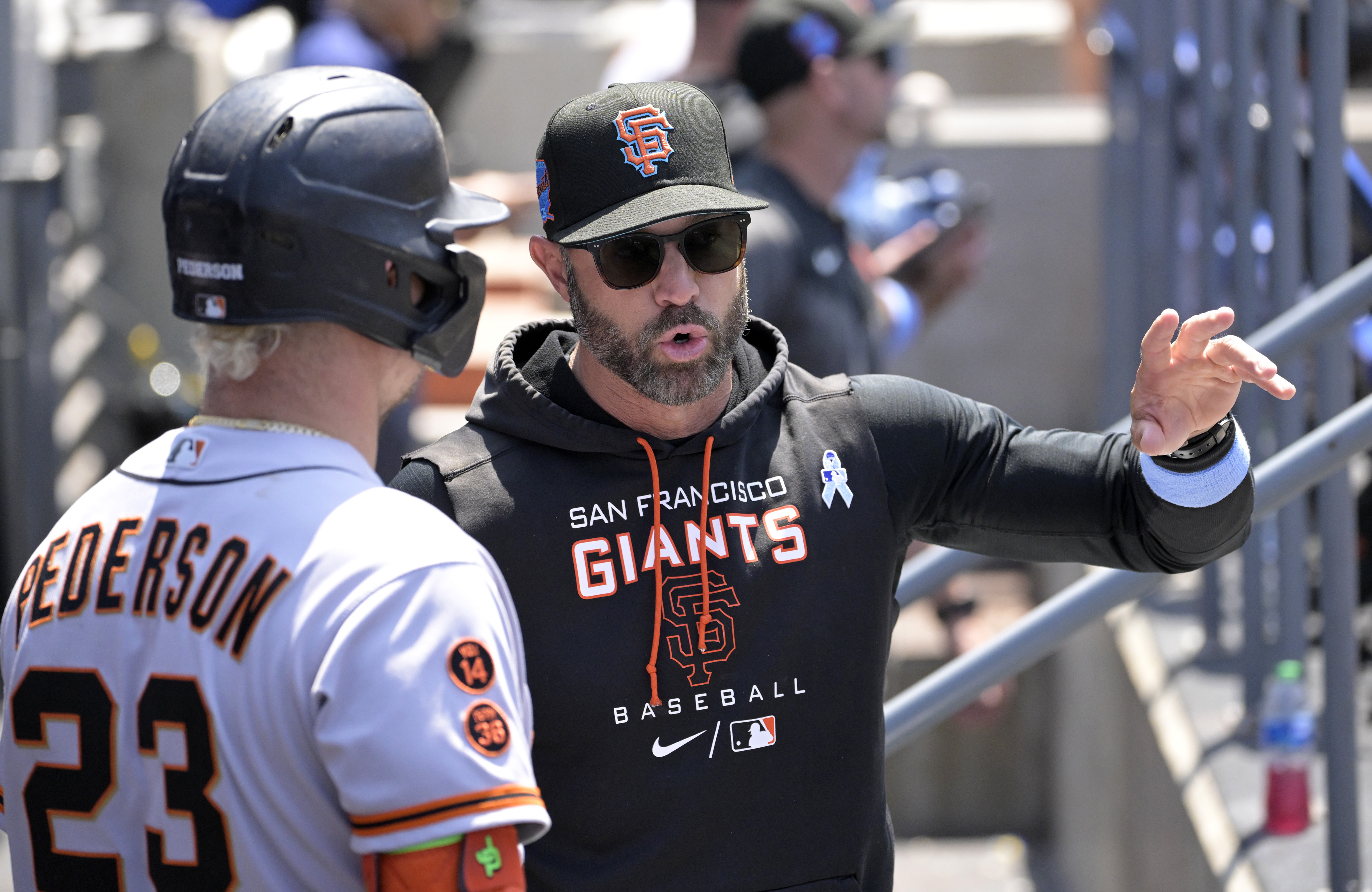 Giants sweep Dodgers for seventh straight win