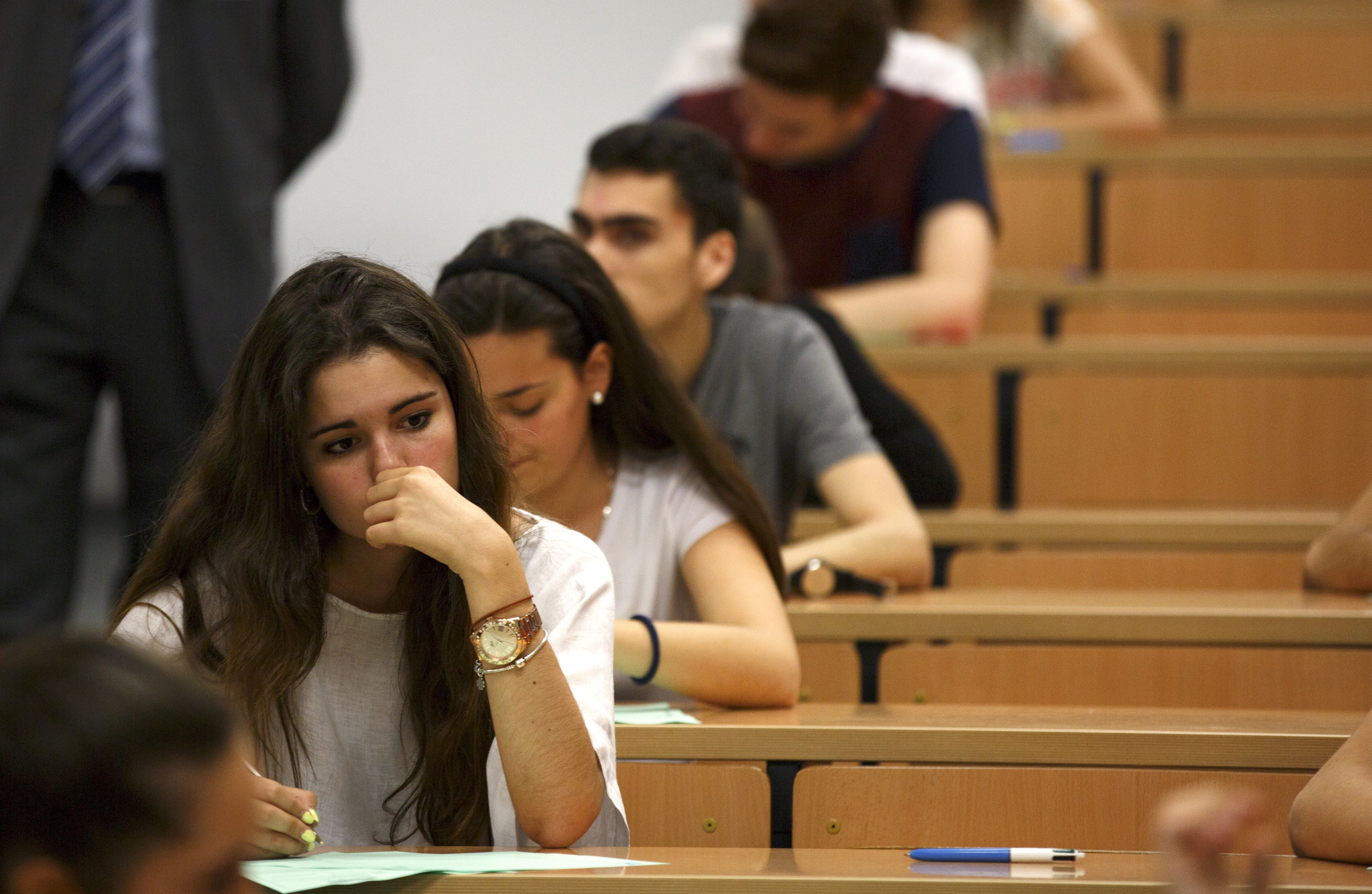 California forges ahead with plan to give its own bar exam in 2025 | Reuters