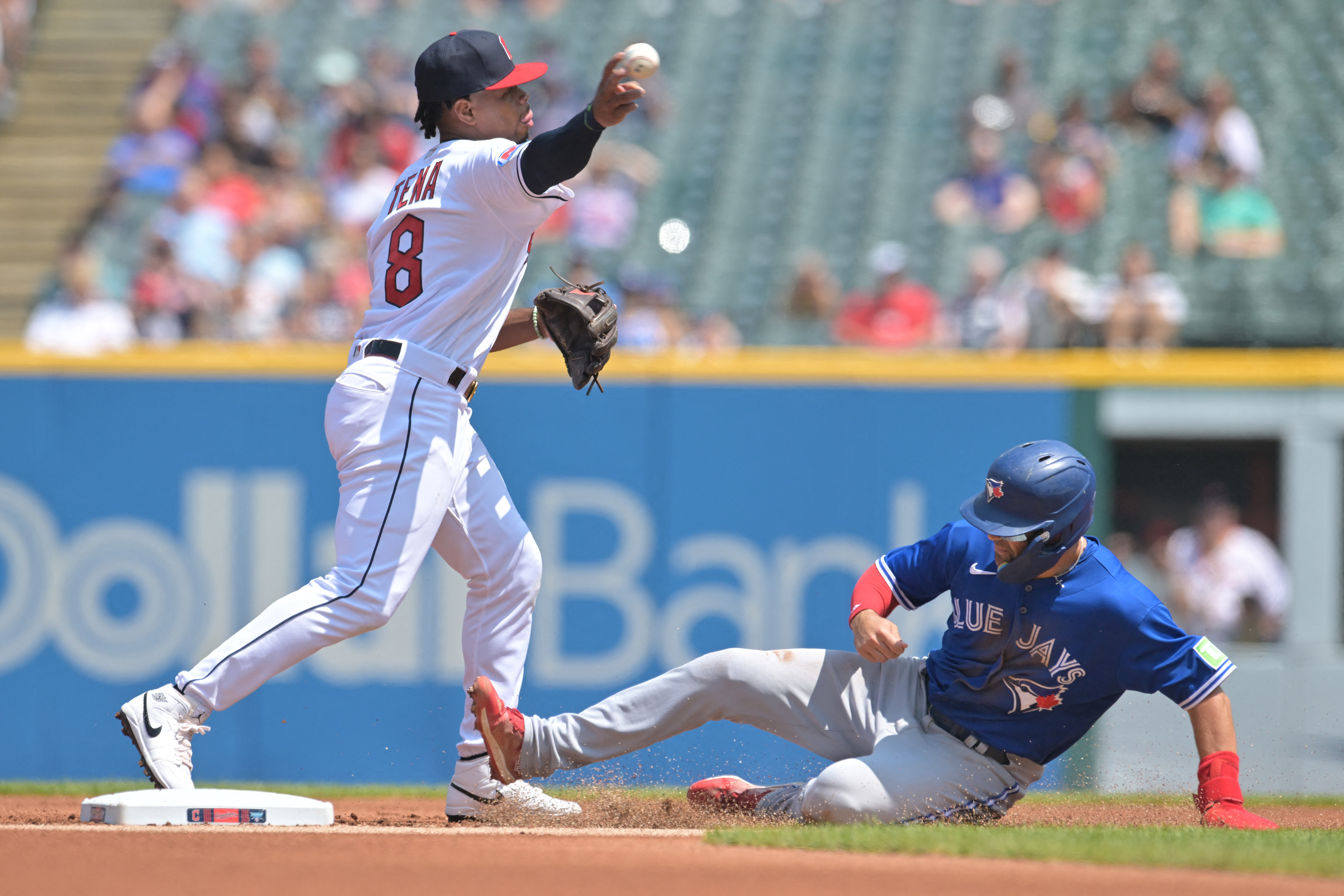 Syndergaard helps Guardians earn 4-3 victory over Blue Jays