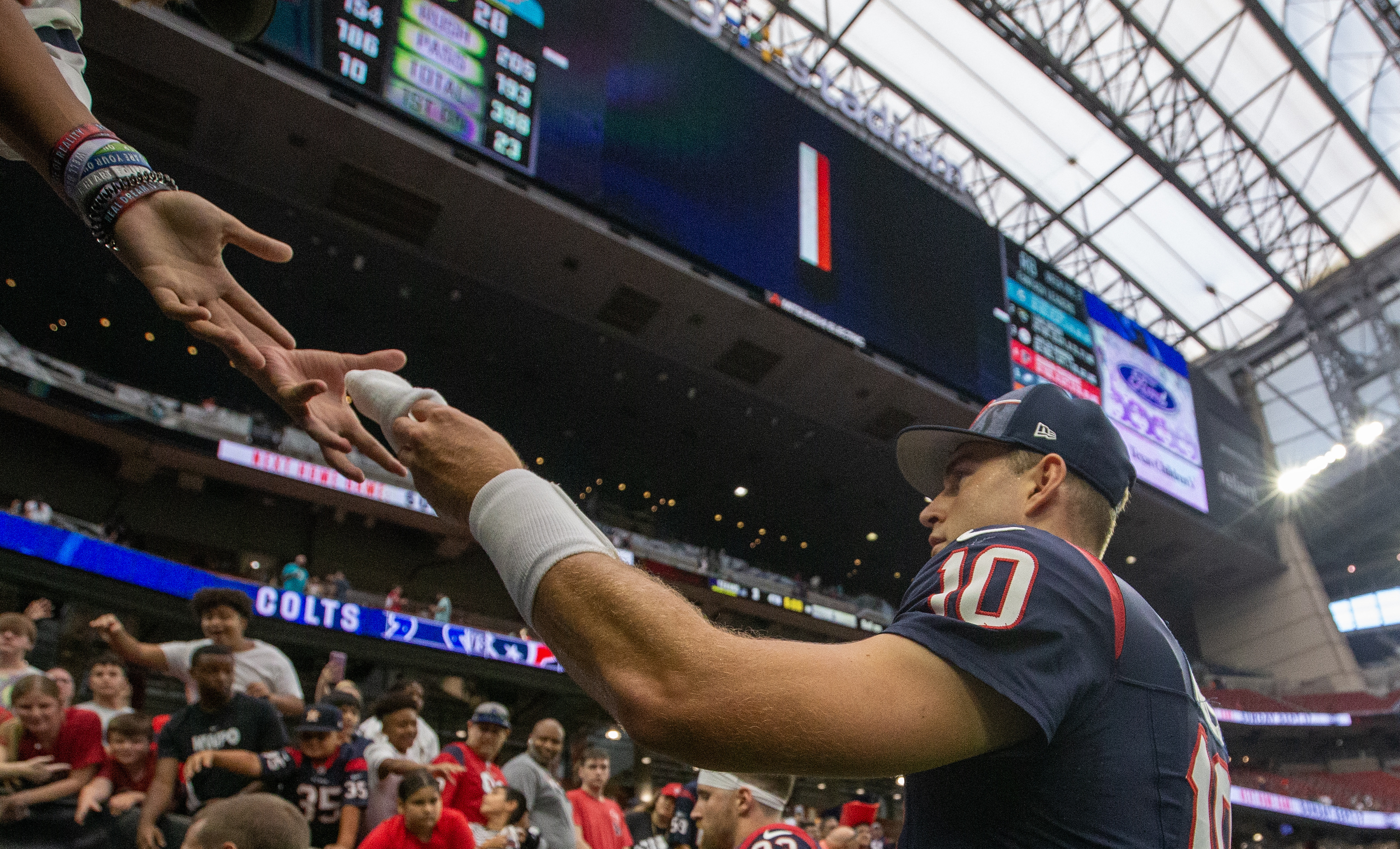 Miami Dolphins defeat Houston Texans 28-3 during preseason game in