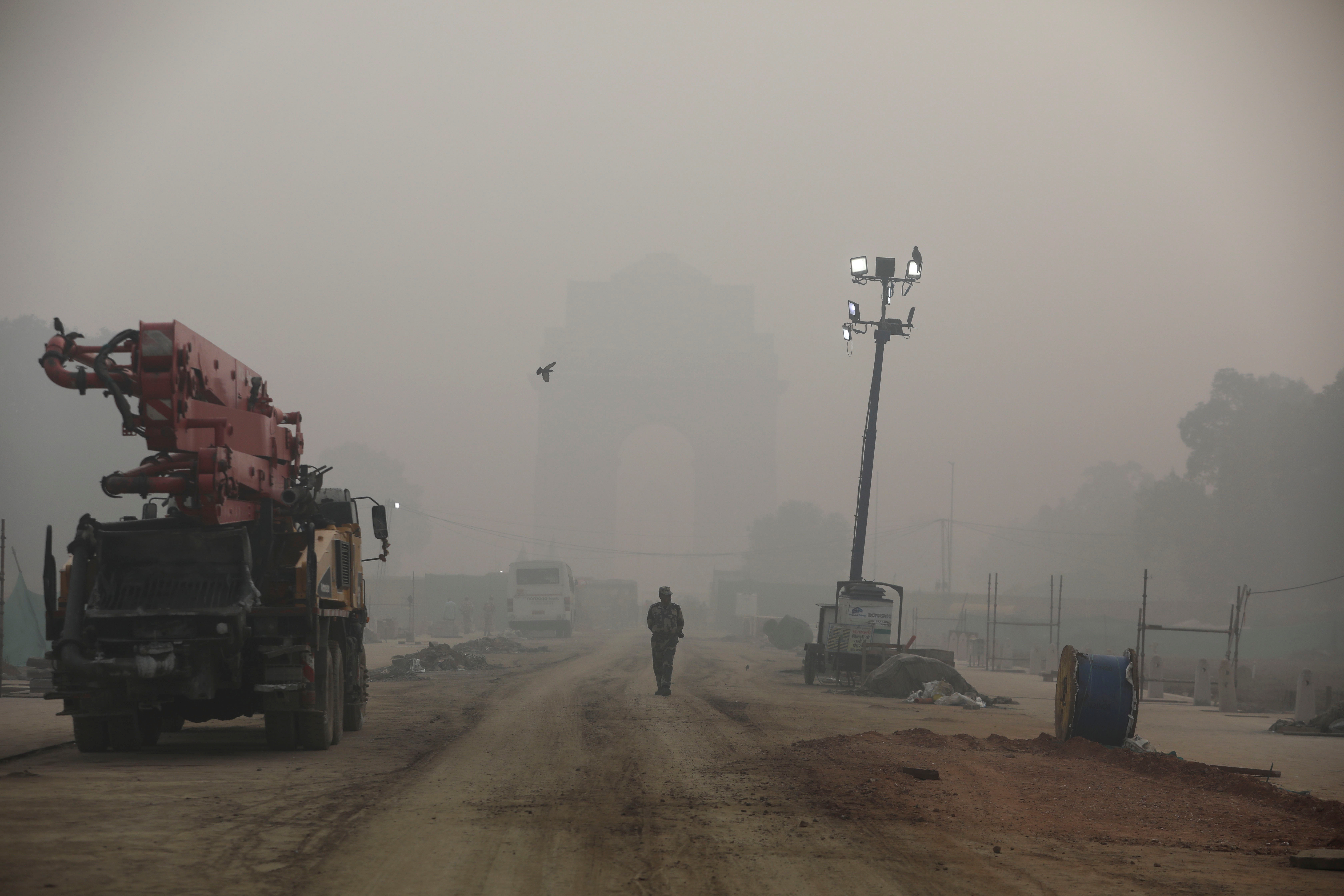 Смог том 1. Токсический смог. Дели смог. Фото токсический смог. Смог Чжэнчжоу.