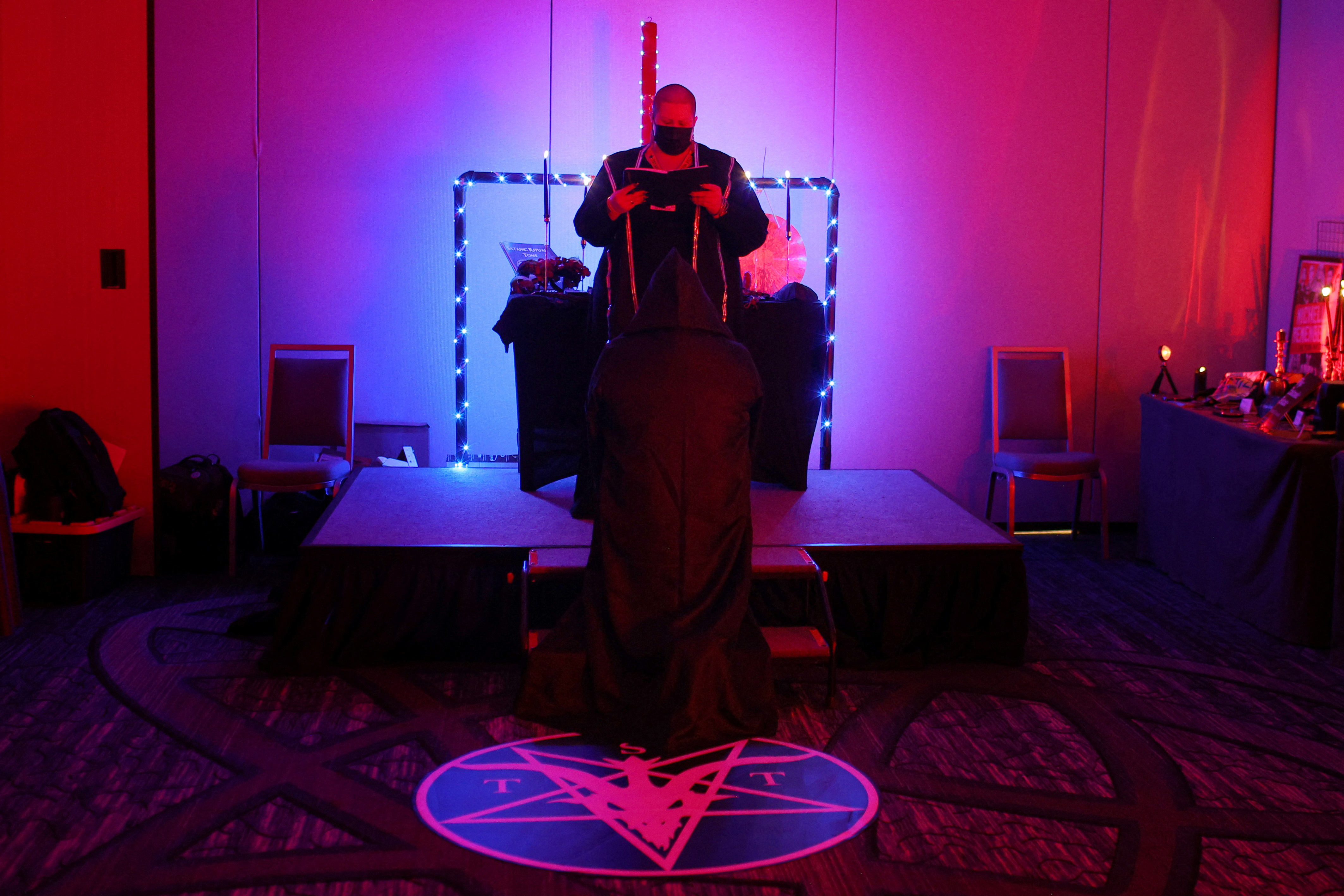 Satanic Performance Inside Satancon: Behind the scenes at the Satanic Temple convention ...