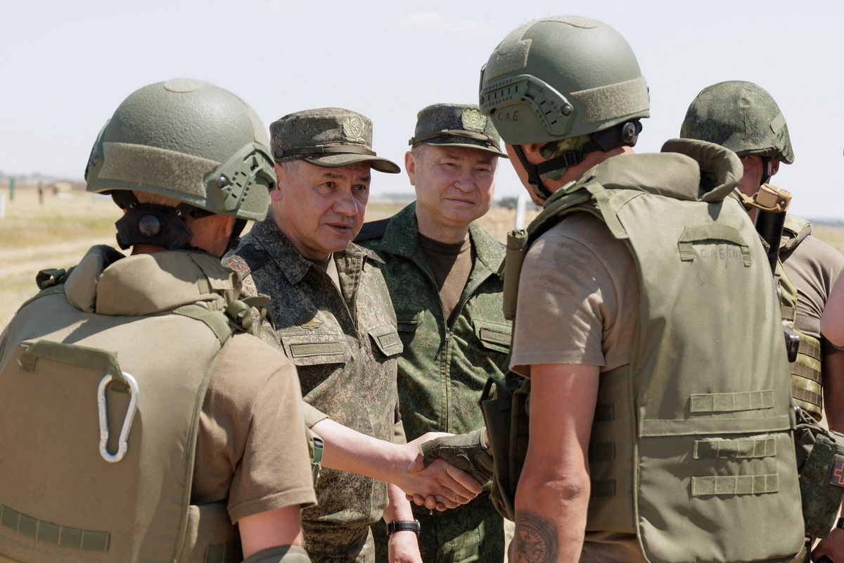 Russian Defence Minister Shoigu Shown Inspecting Troops | Reuters