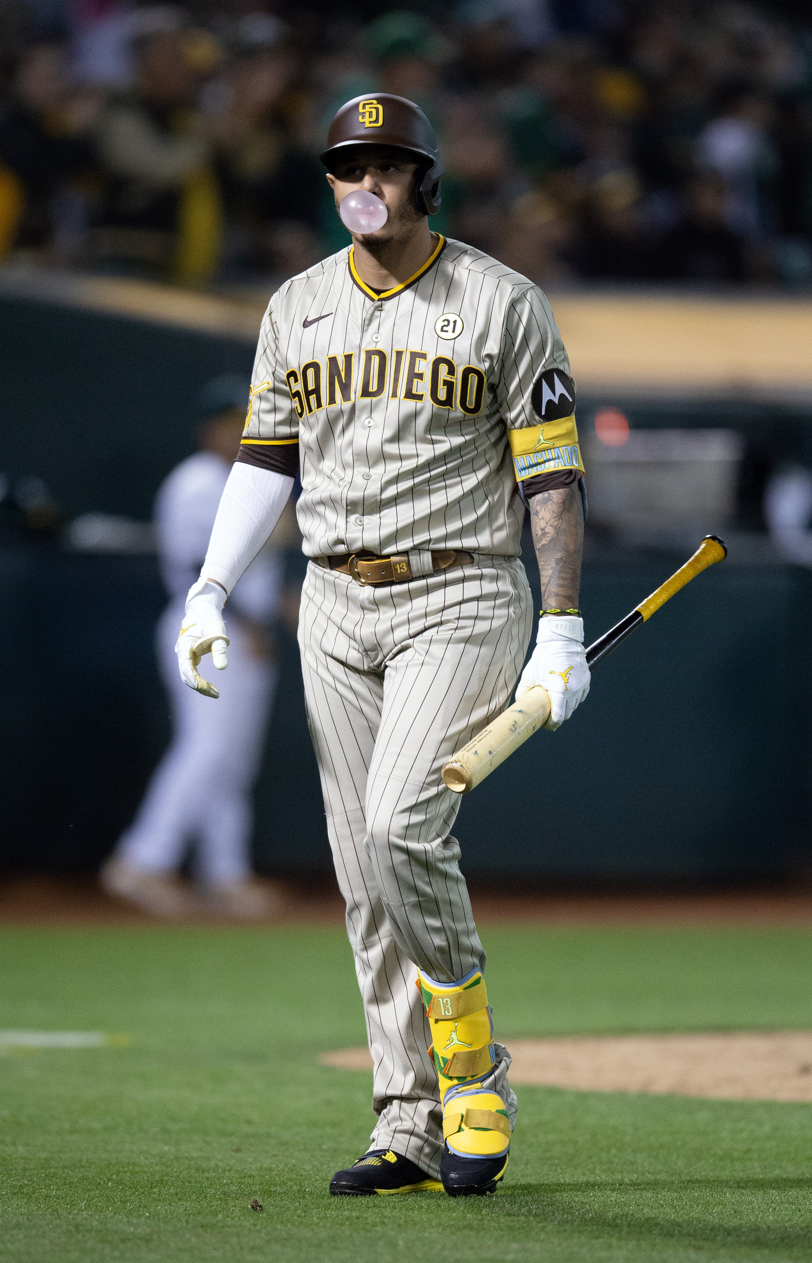 Padres pound A's in Bob Melvin's return to Oakland