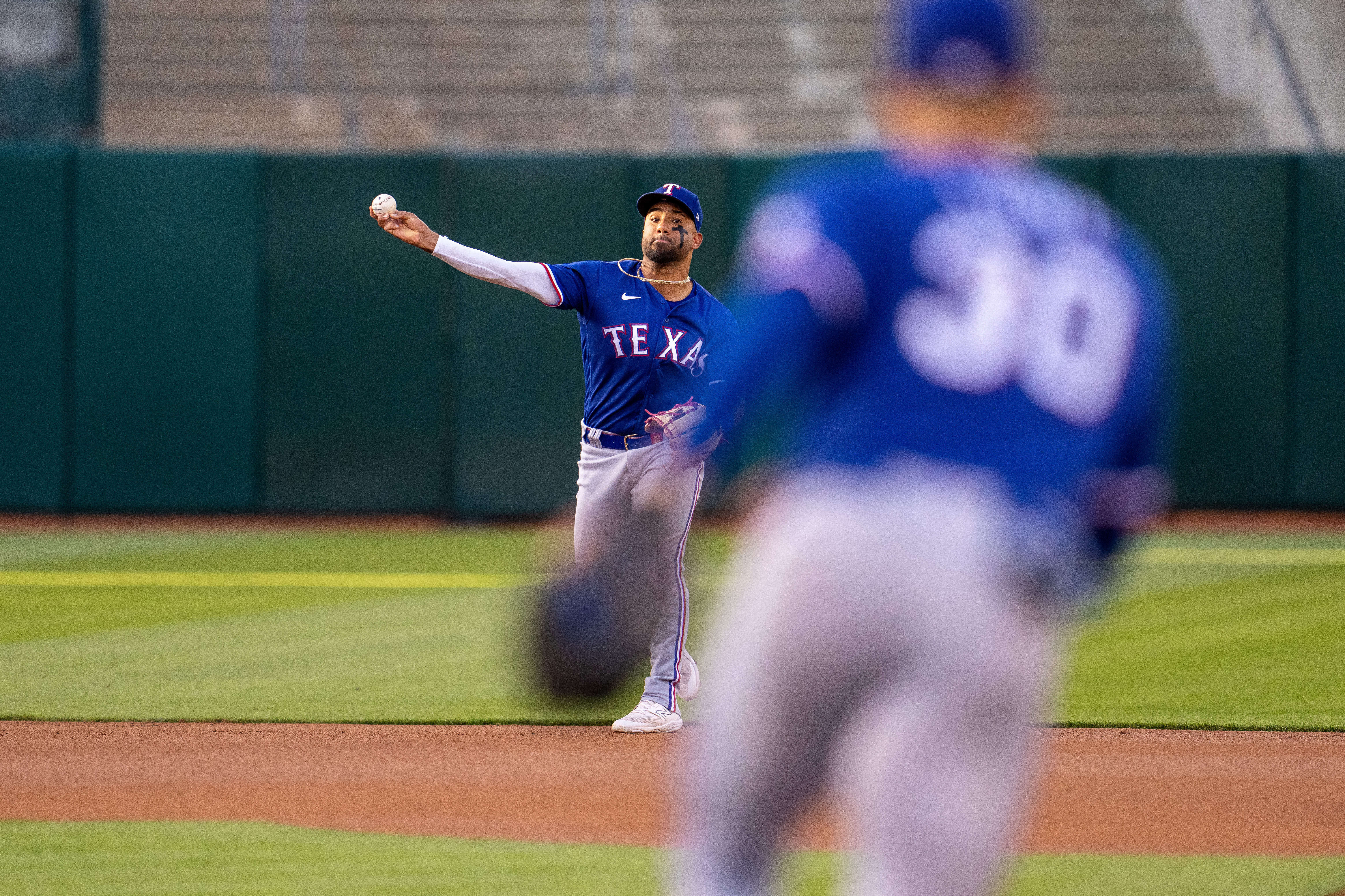 Nathan Eovaldi extends scoreless streak as Rangers blank A's