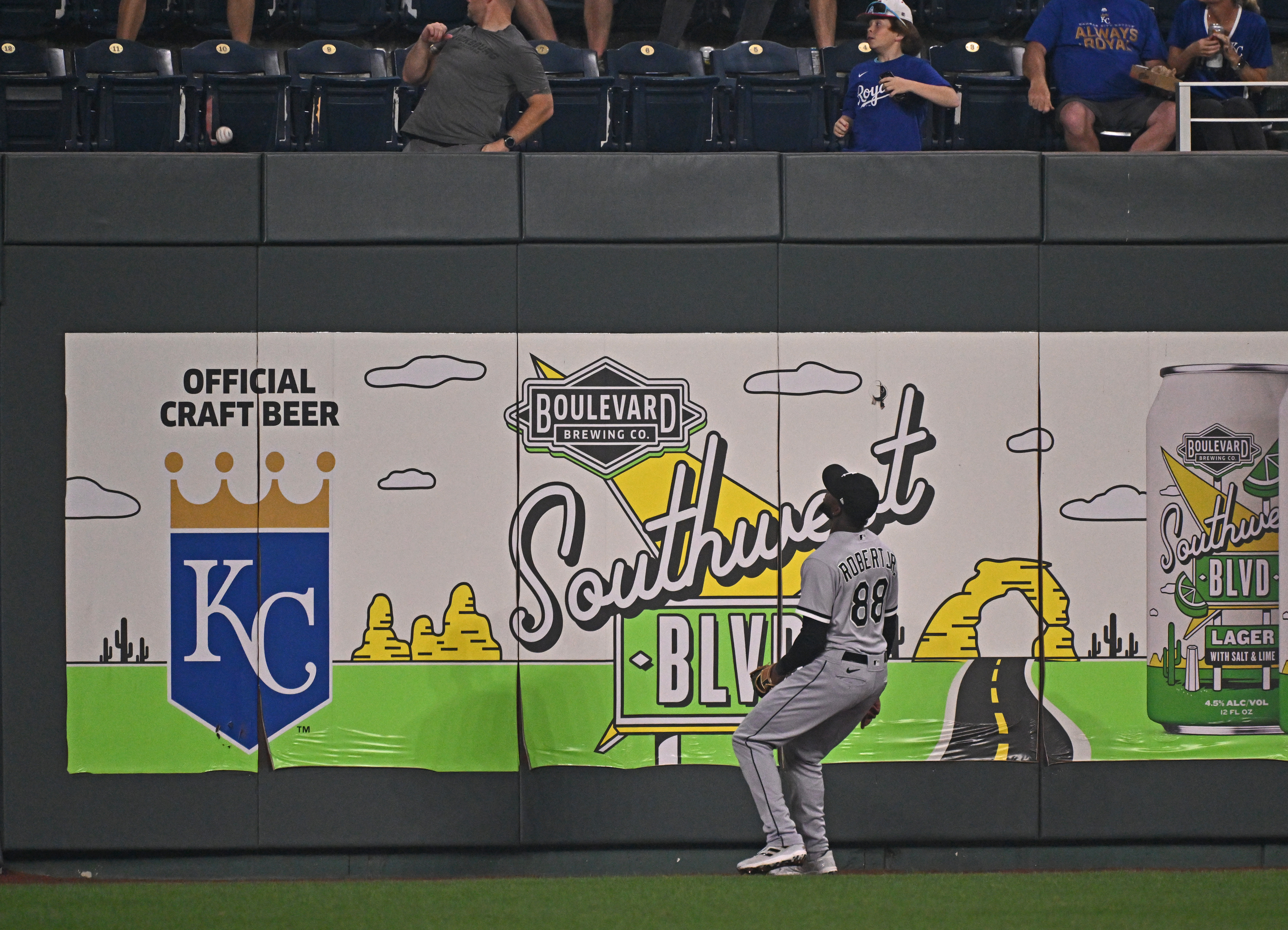 Vaughn homers as White Sox stop slide by topping Royals 7-3 - ABC7