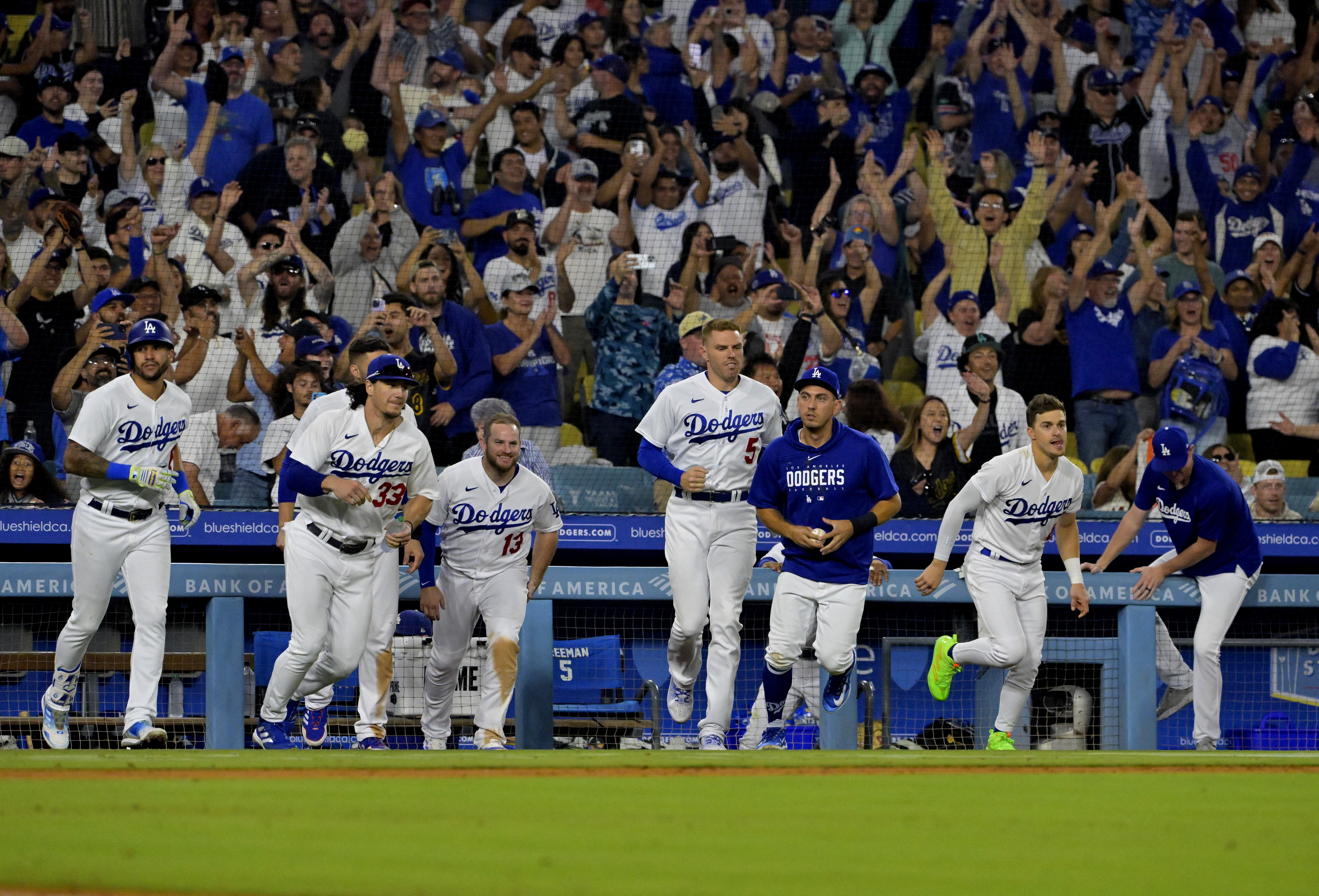 Dodgers walk-off on Rockies behind Chris Taylor's homer - Sports Illustrated