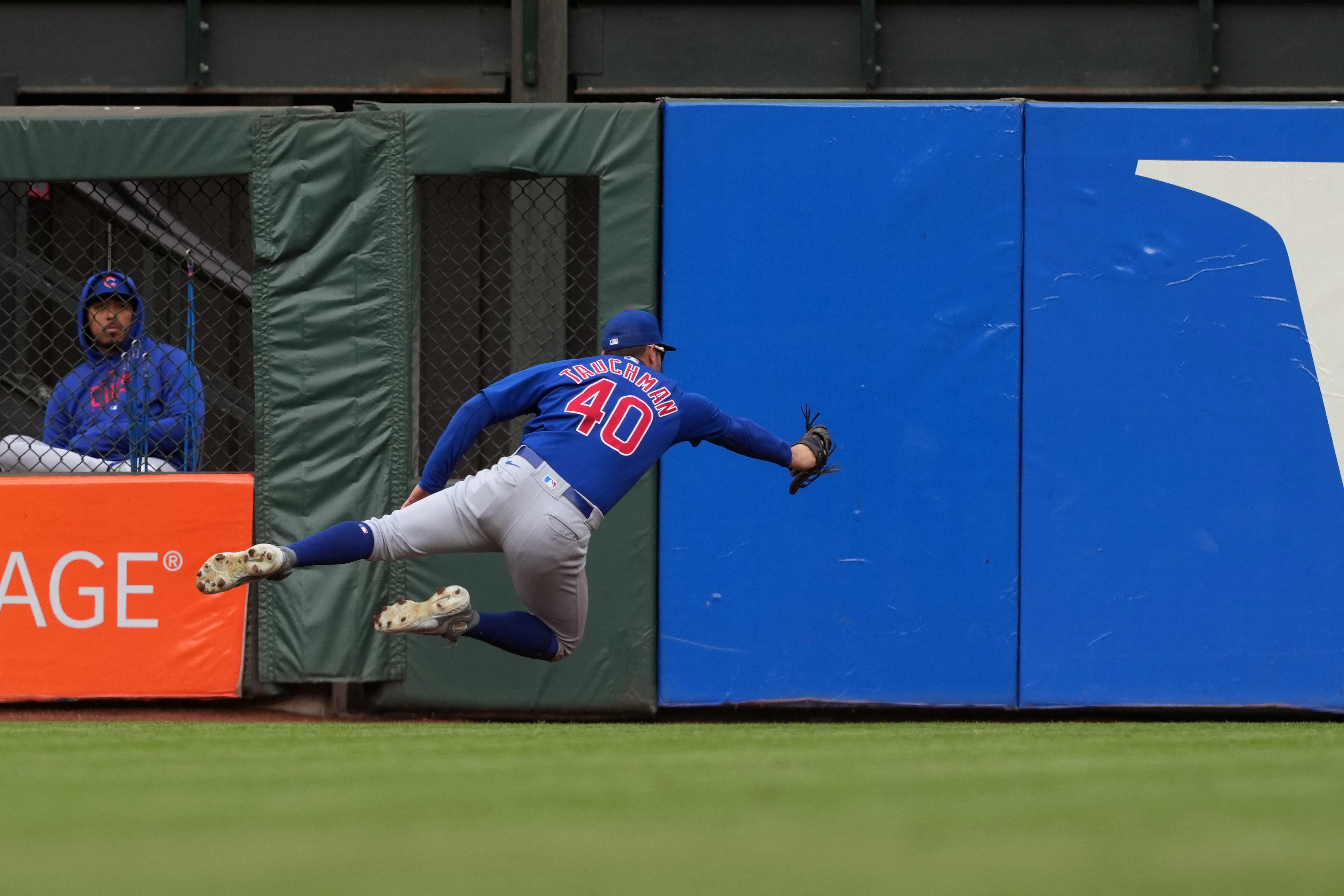 Kyle Hendricks flirts with no-hitter, Cubs shut out Giants