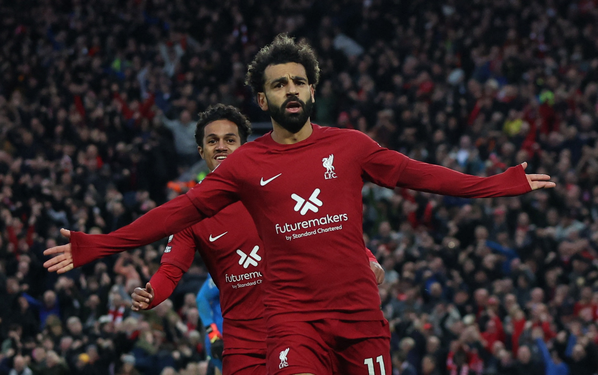 Salah faz dois e Liverpool vence o Tottenham na Premier League