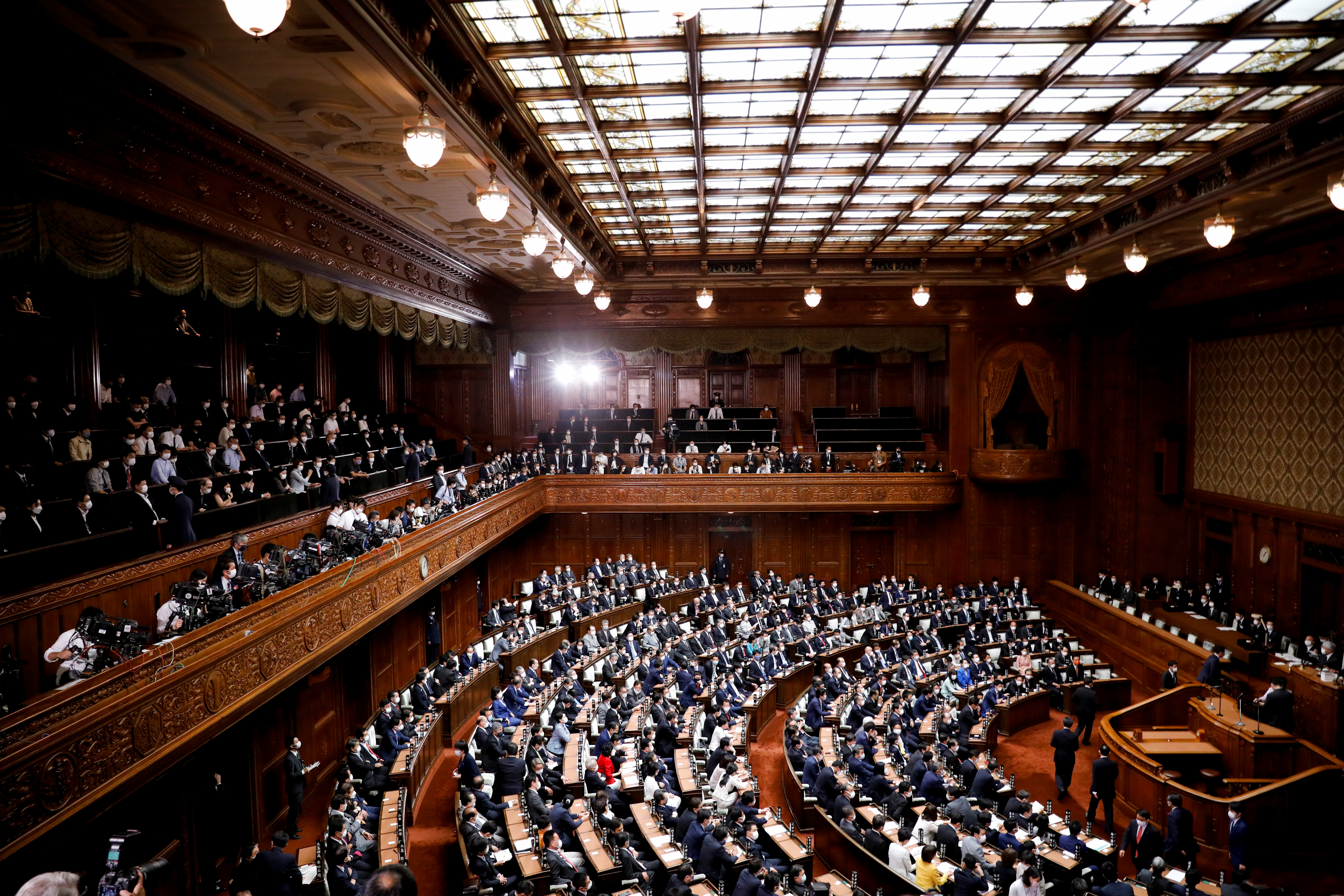Lawmakers attend a session to elect Japan's new prime minister at the Lower House of the Parliament in Tokyo