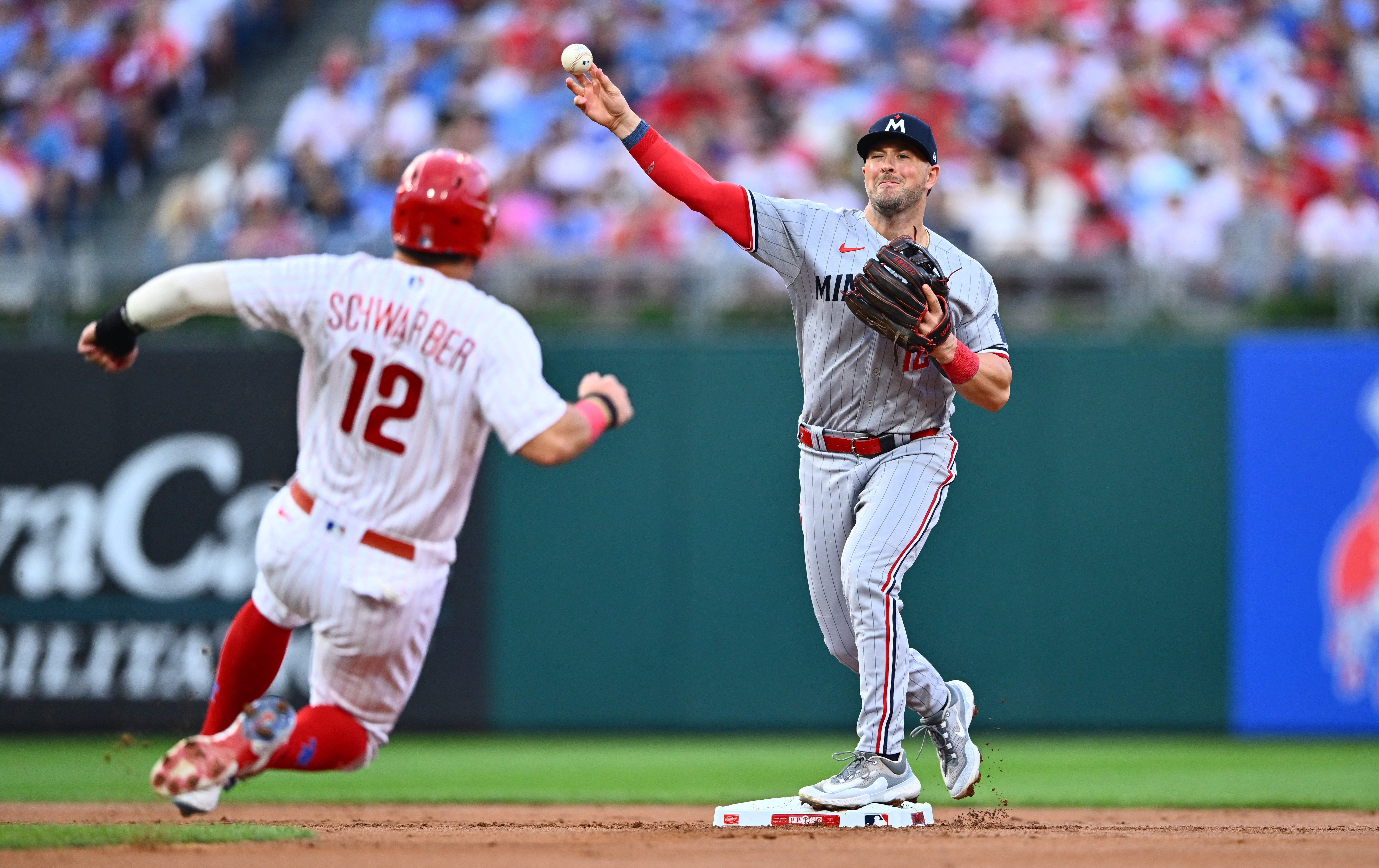 Phillies hit 4 homers in 13-1 win, finish sweep of Nationals