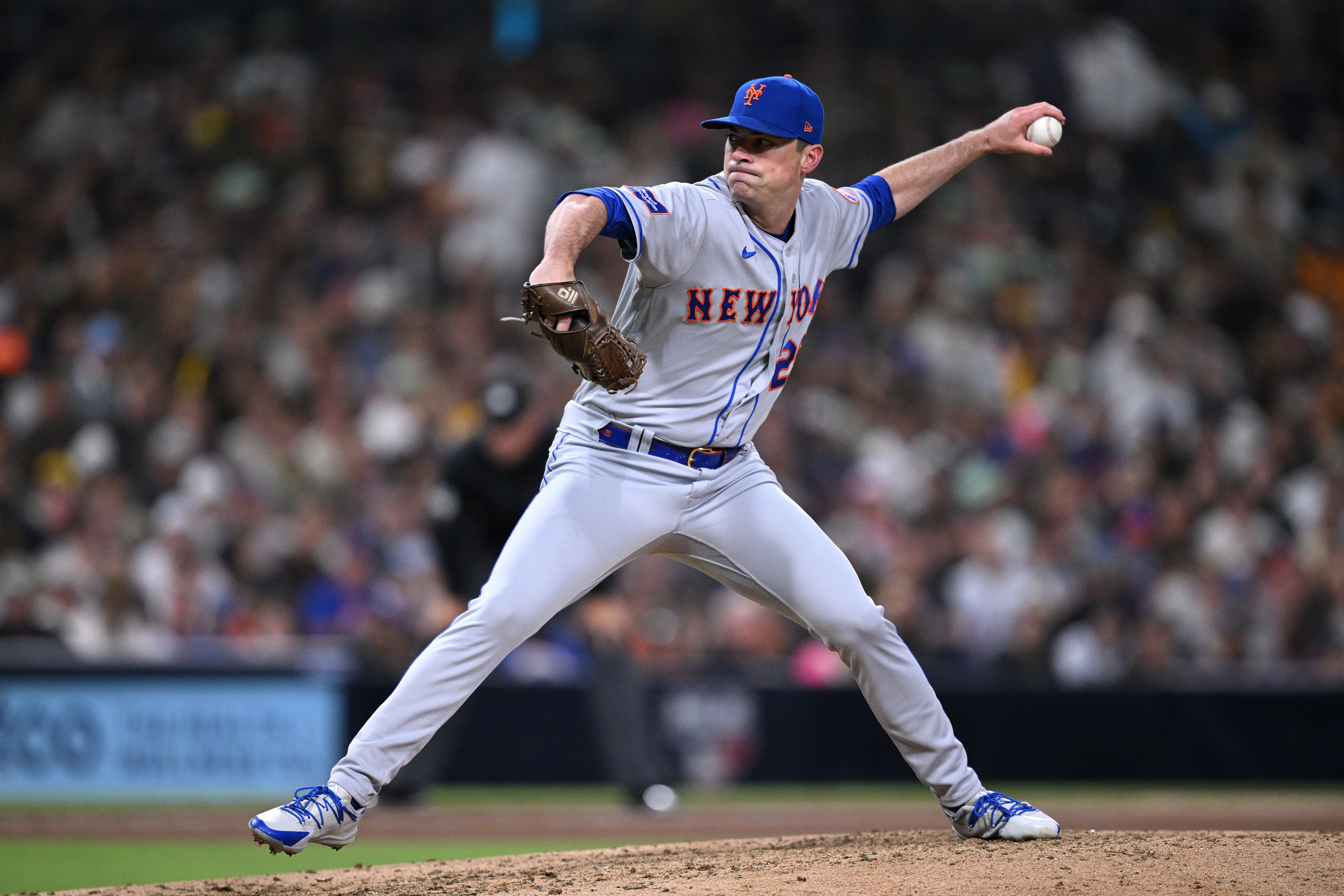 DeGrom fans 11 in 7 dominant innings, Mets blank Padres 4-0