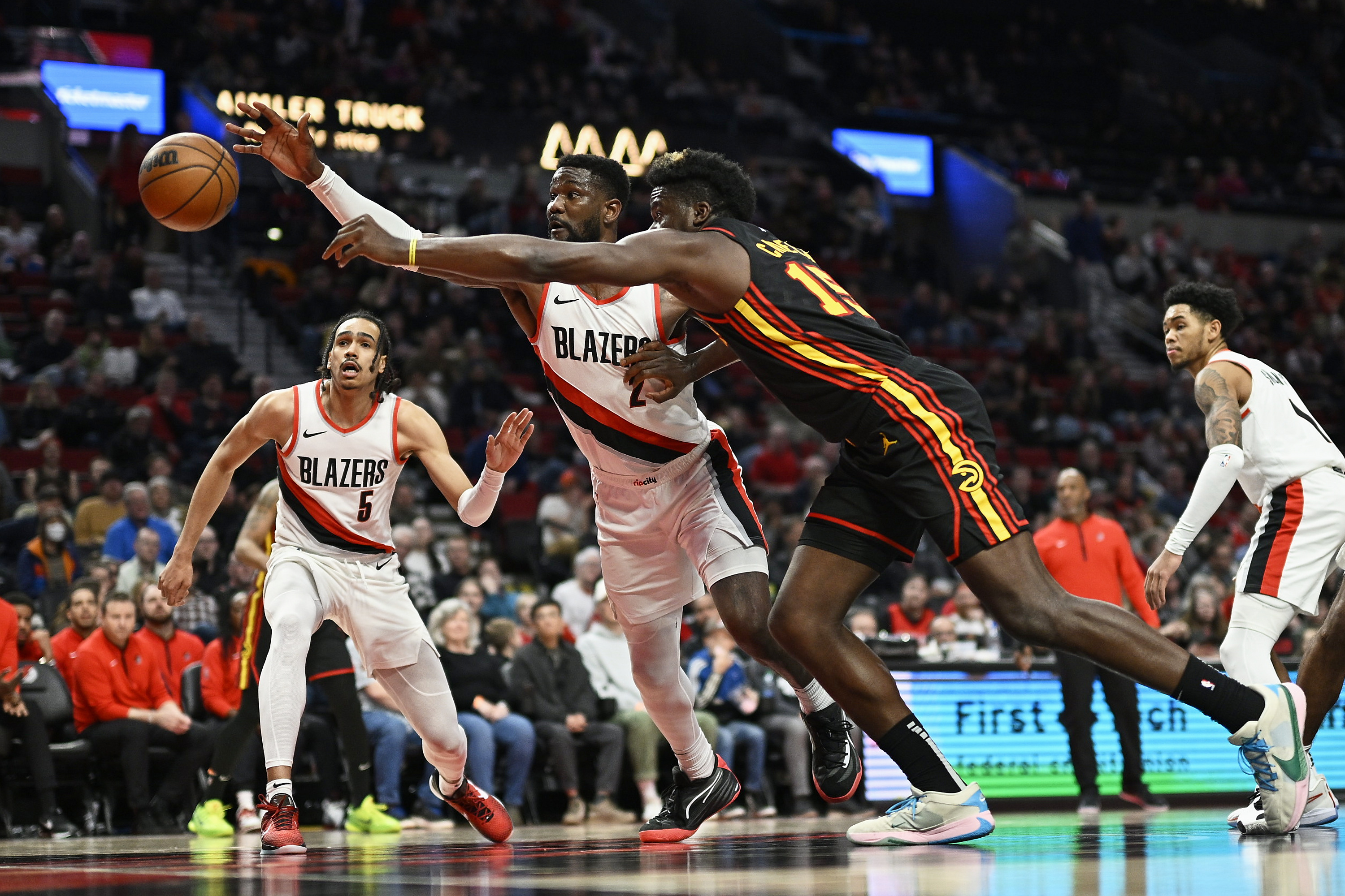 Anfernee Simons, Deandre Ayton Help Blazers Beat Hawks | Reuters