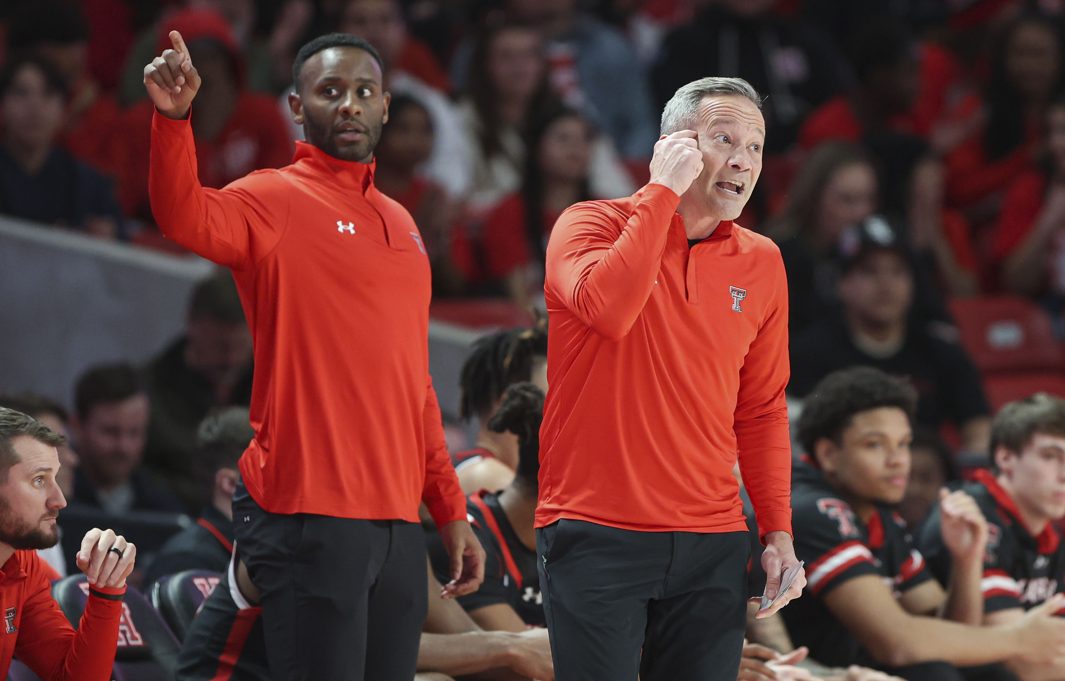 No. 5 Houston tops No. 25 Texas Tech to end mini skid | Reuters