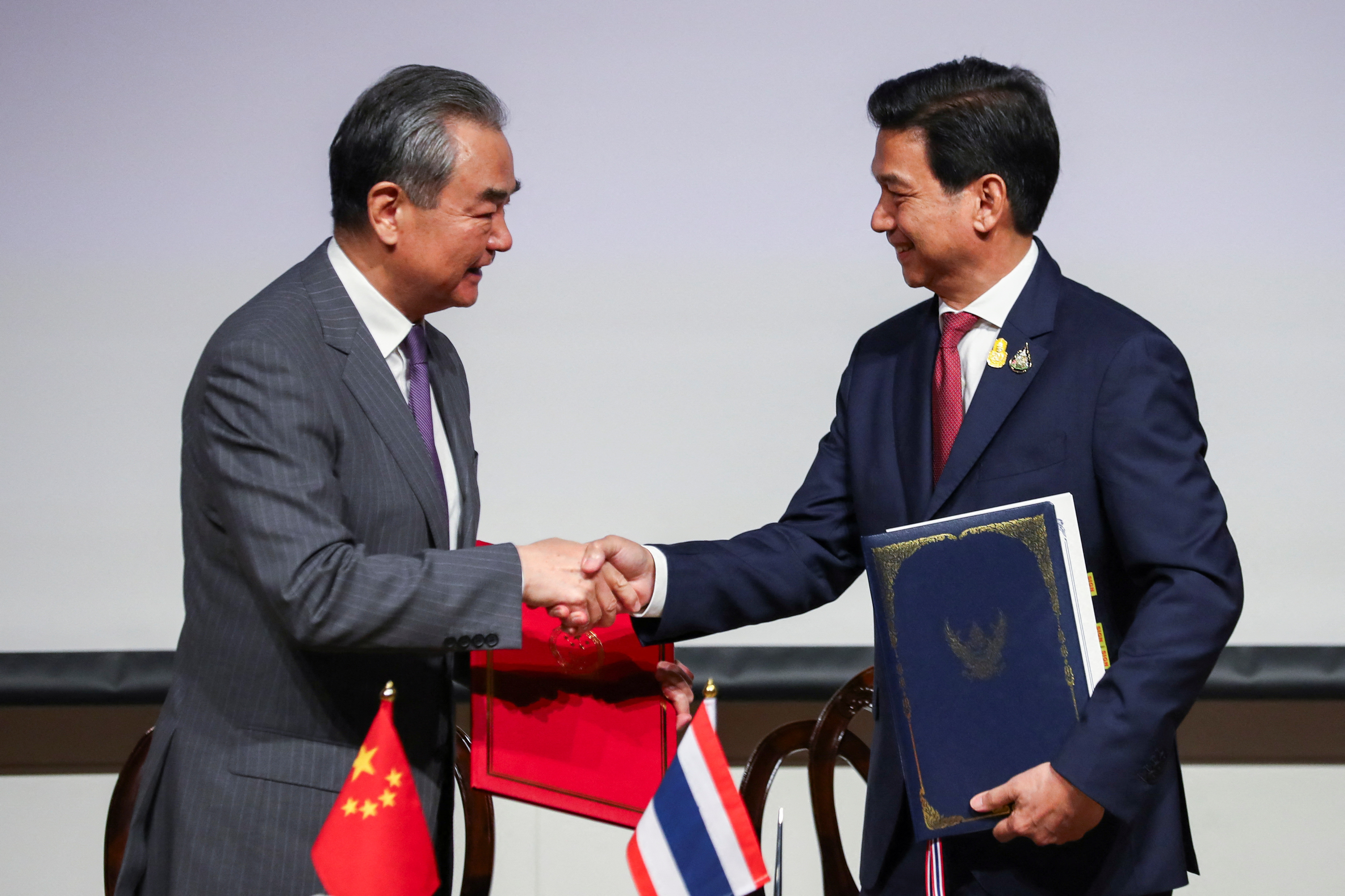 中国とタイがビザ相互免除、協定に調印　3月発効