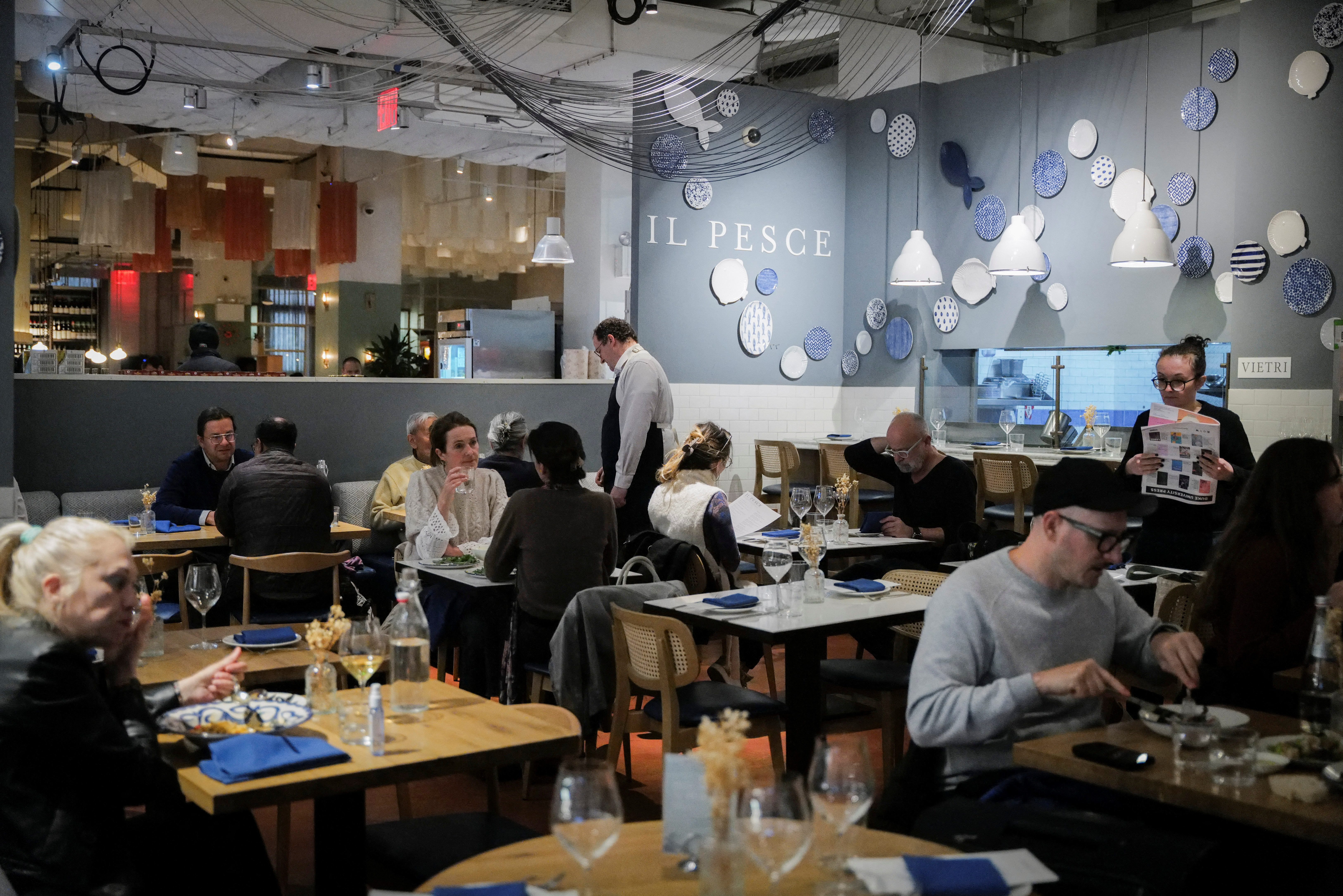 米ＩＳＭ非製造業総合指数、5月49.9に低下 インフレ懸念浮き彫り | ロイター