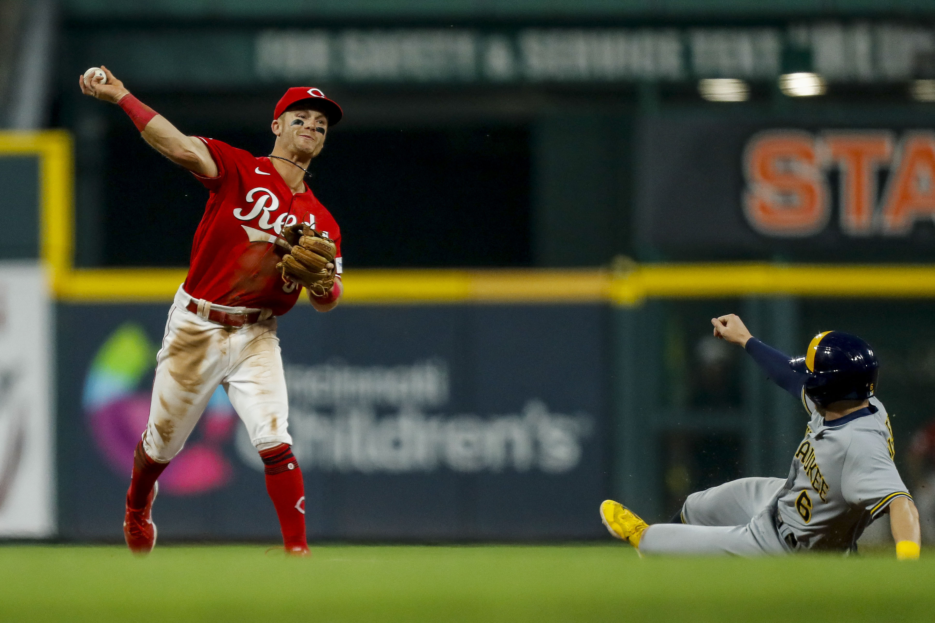 Stuart Fairchild, Tyler Stephenson back Abbott's pitching as