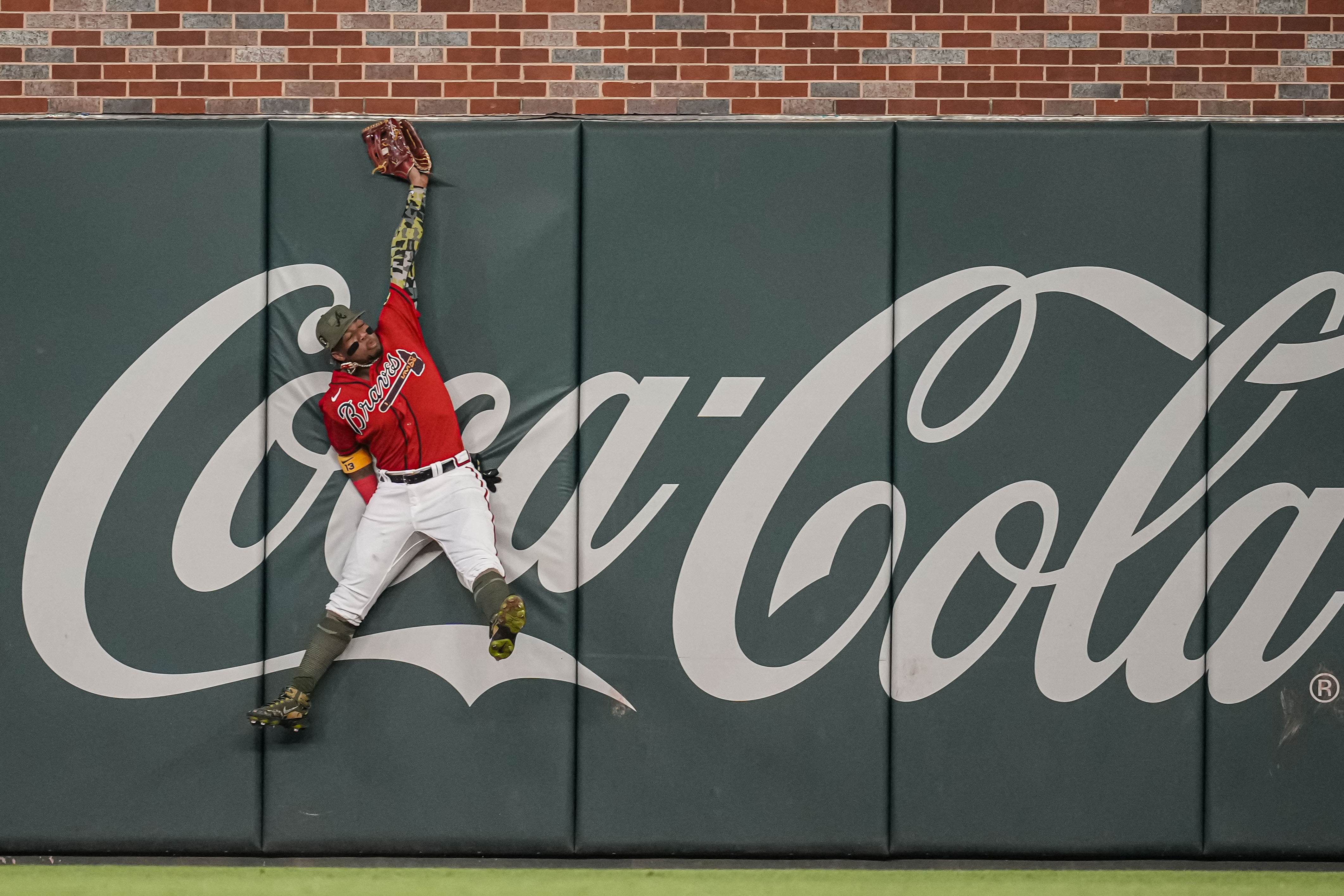 Braves rally, hand Mariners' Bryce Miller first loss