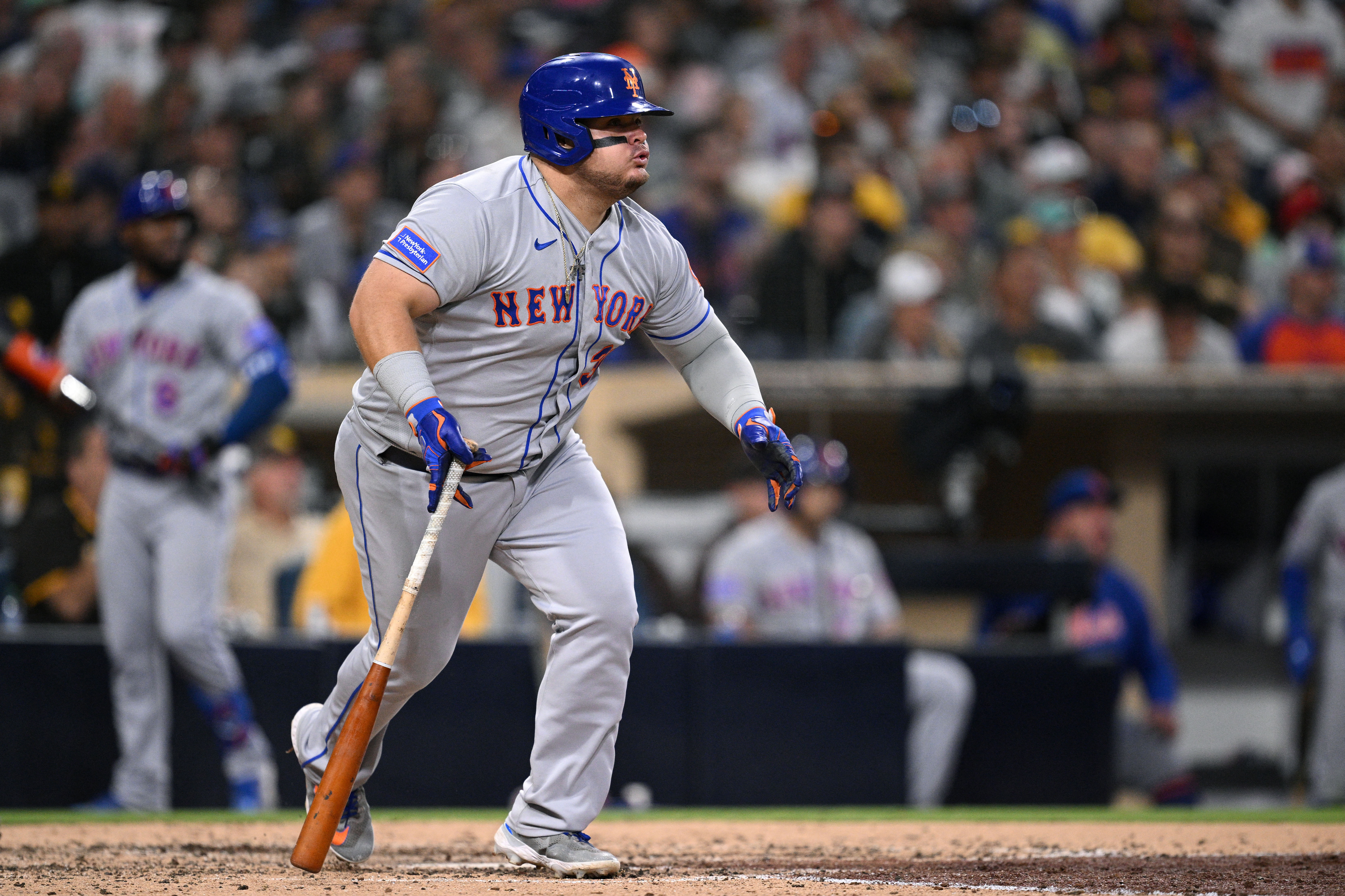 Mets take opener from Padres in 10 innings