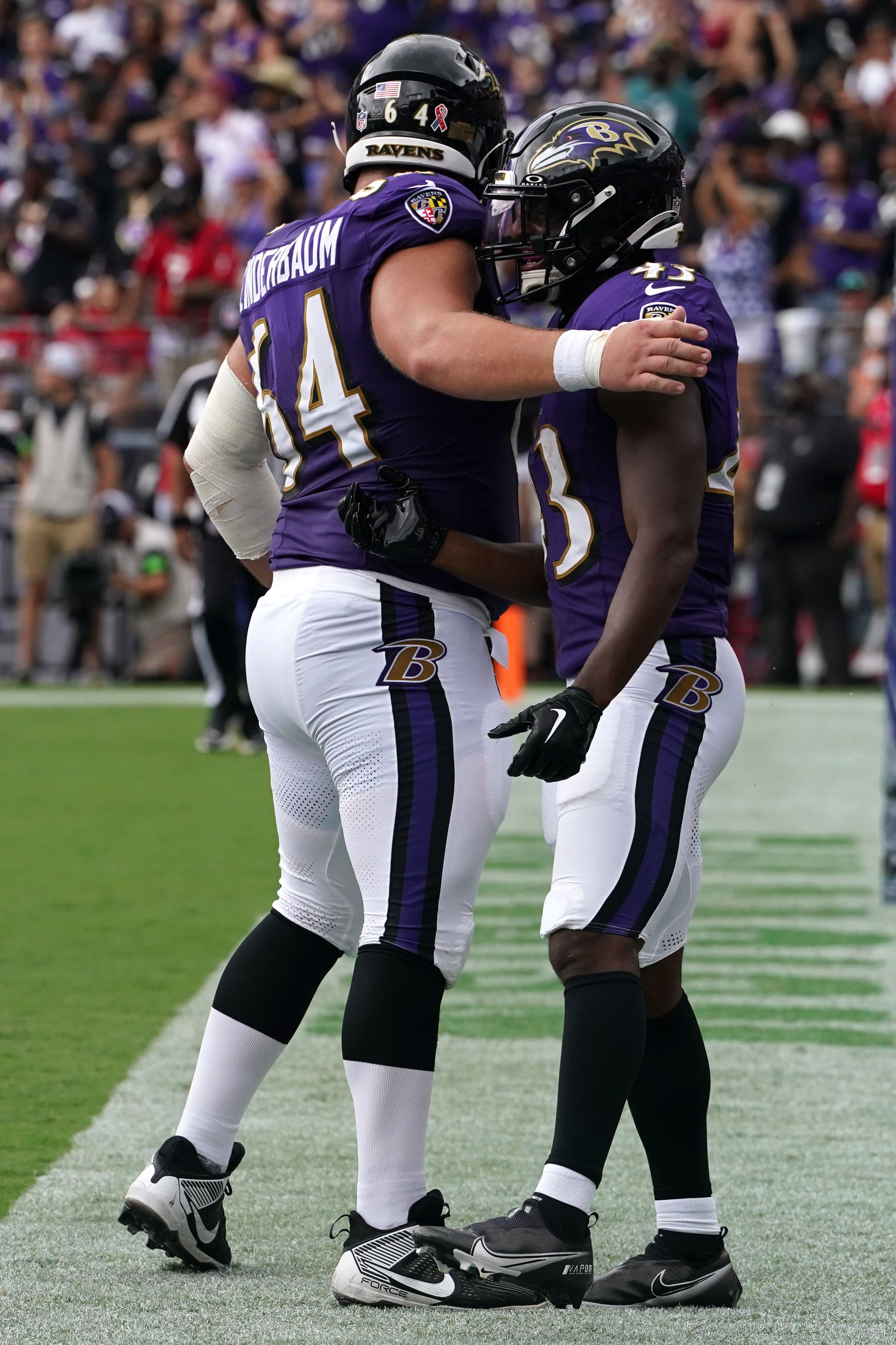 Lamar Jackson, Ravens start slow before rolling over Texans, 25-9