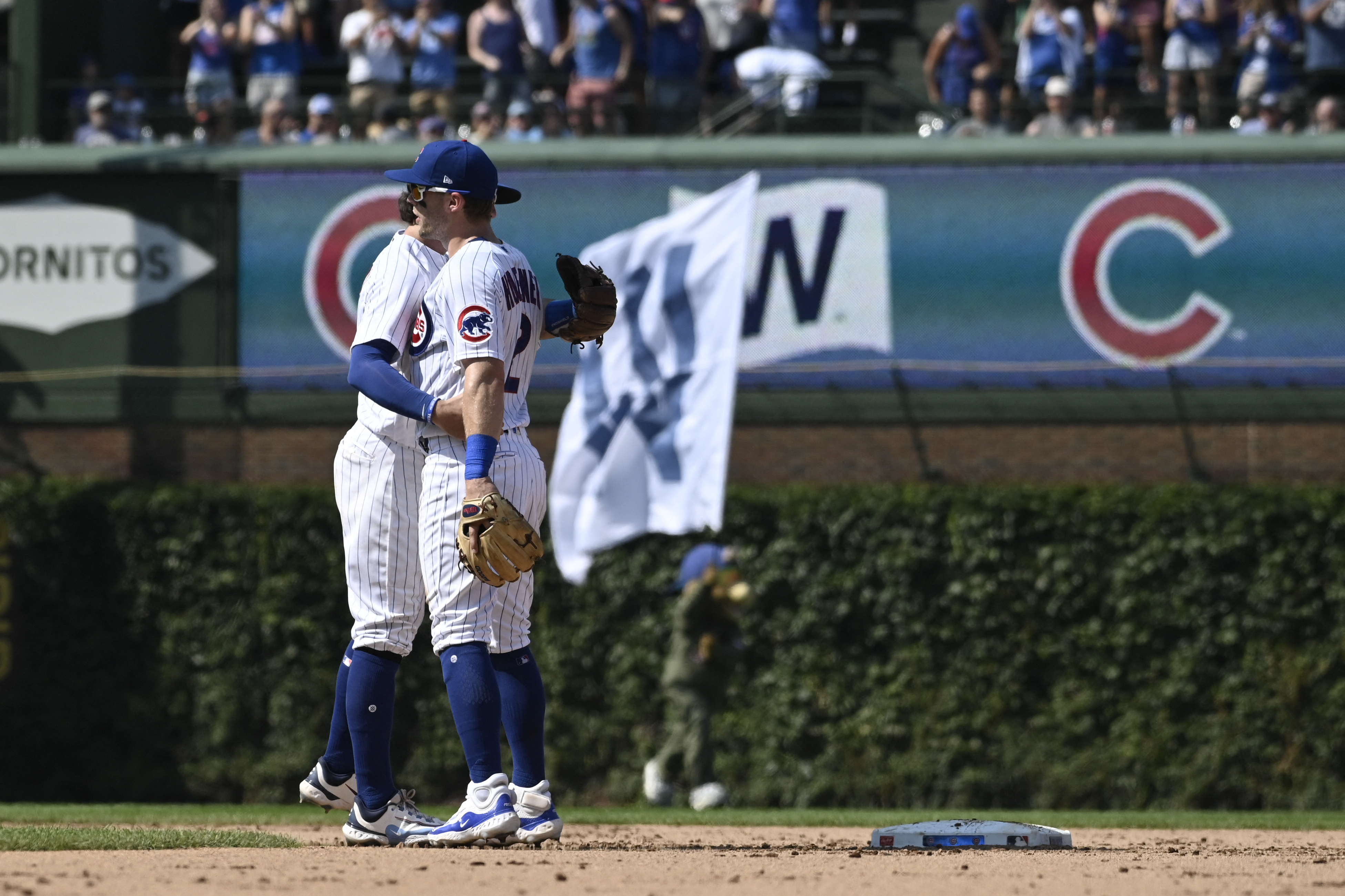 Kyle Hendricks, Cubs do enough to edge Royals