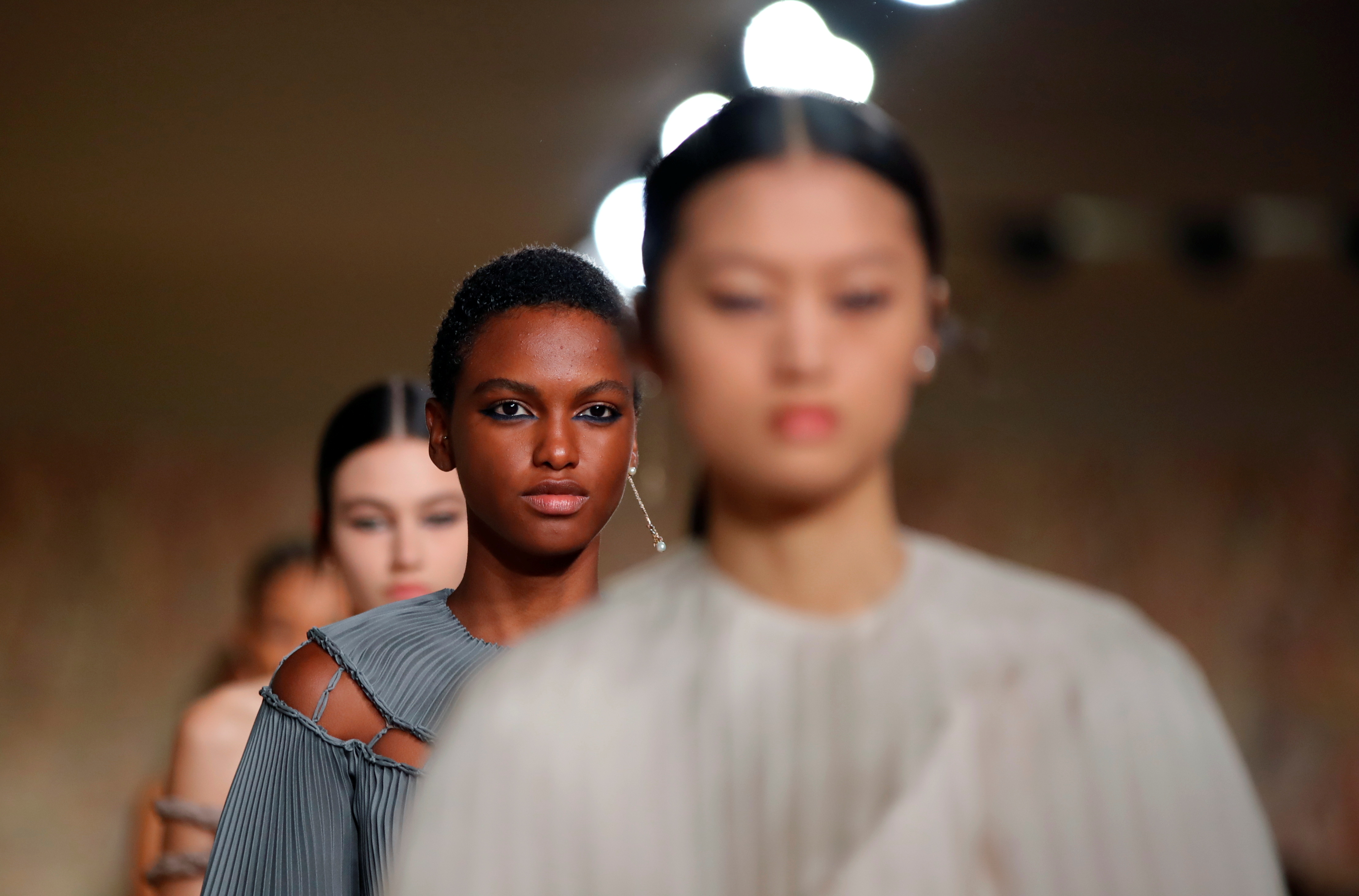 Christian Dior Fall 2022 Couture Fashion Show Details Fashion Show