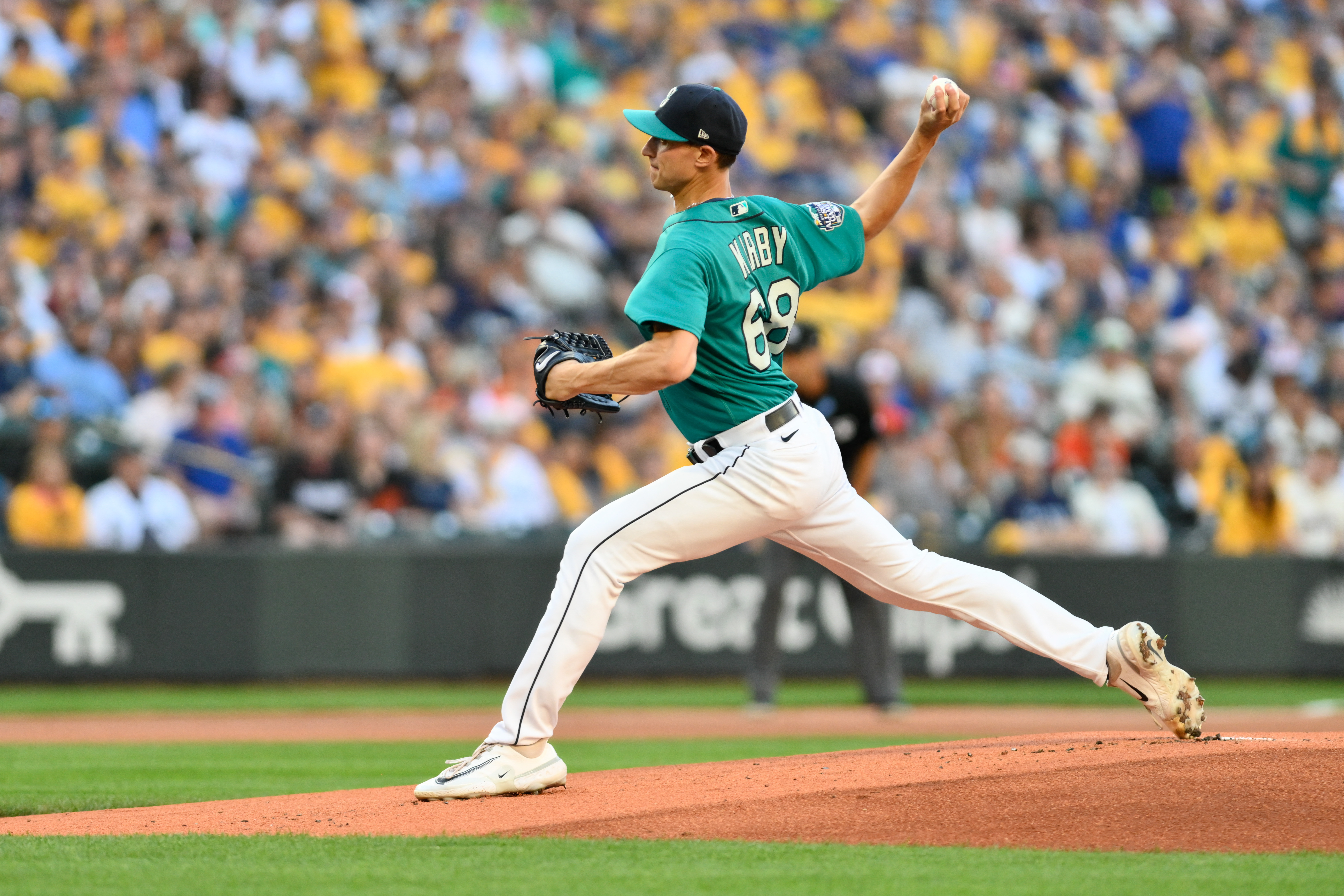 Mountcastle's hit in the 10th gives Orioles a 1-0 win over Mariners, snaps  Seattle's win streak - ABC News