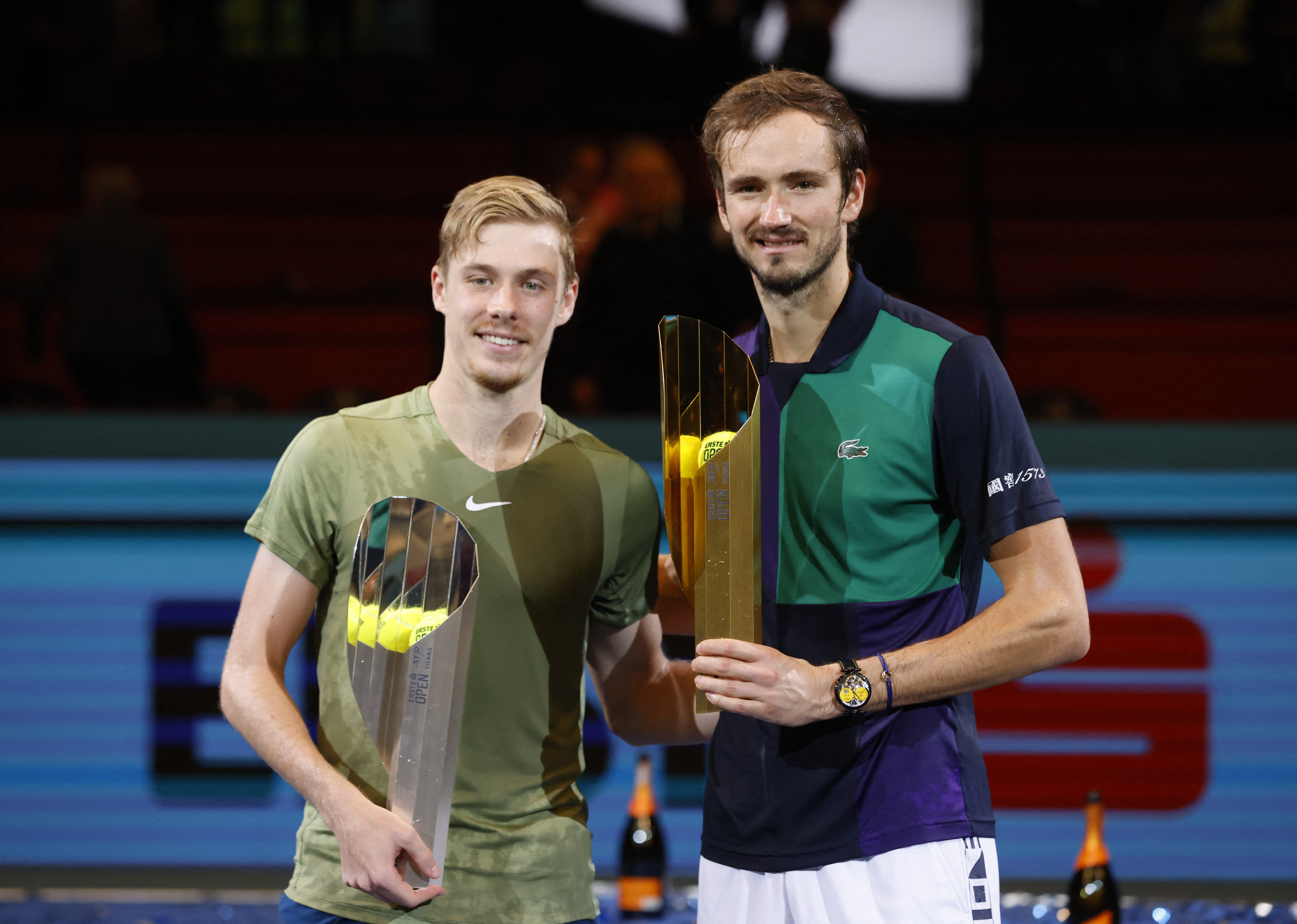 Daniil Medvedev sinks Denis Shapovalov to clinch Vienna Open title