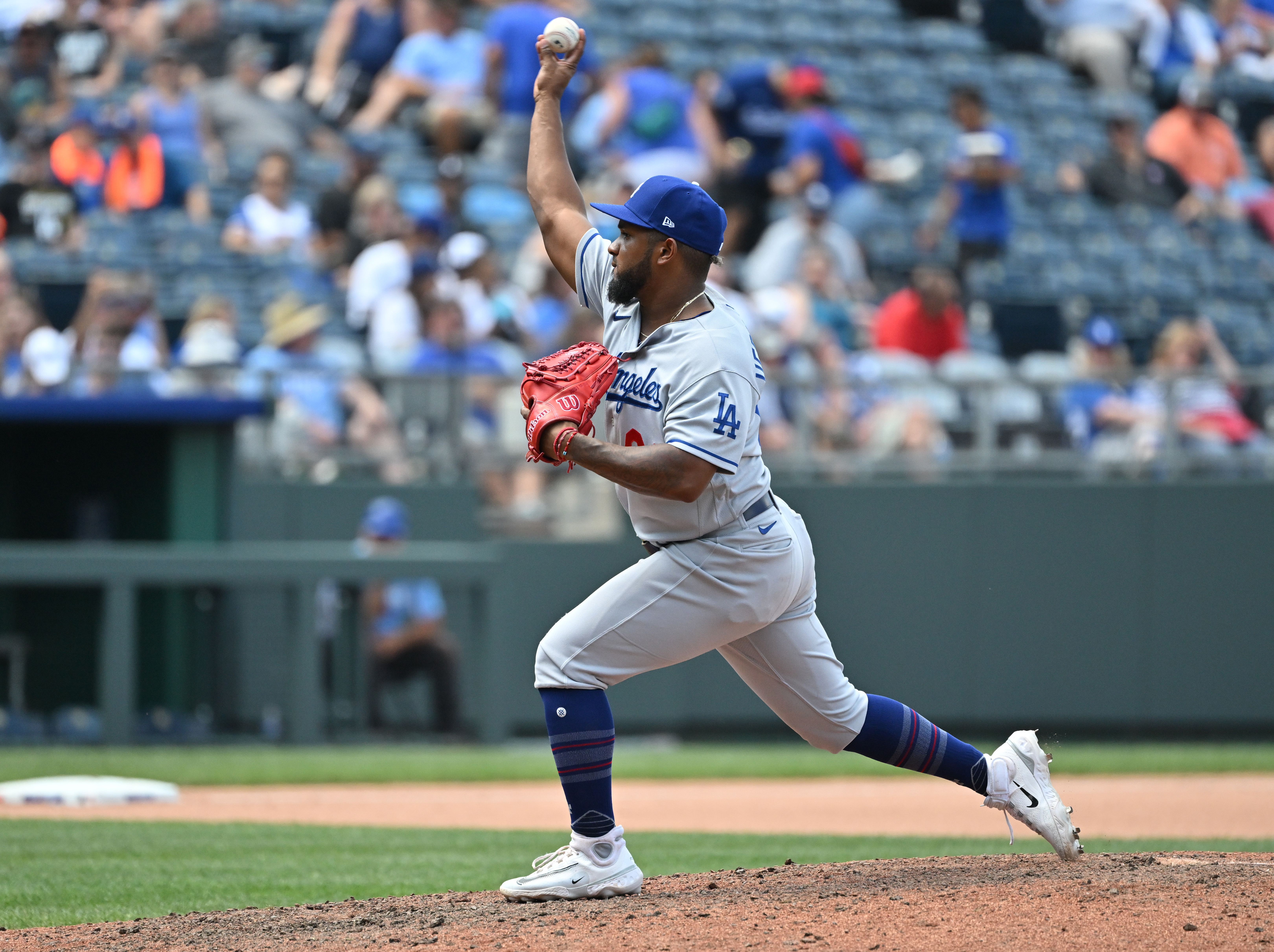 Royals' Nicky Lopez makes great play despite ump's hindrance