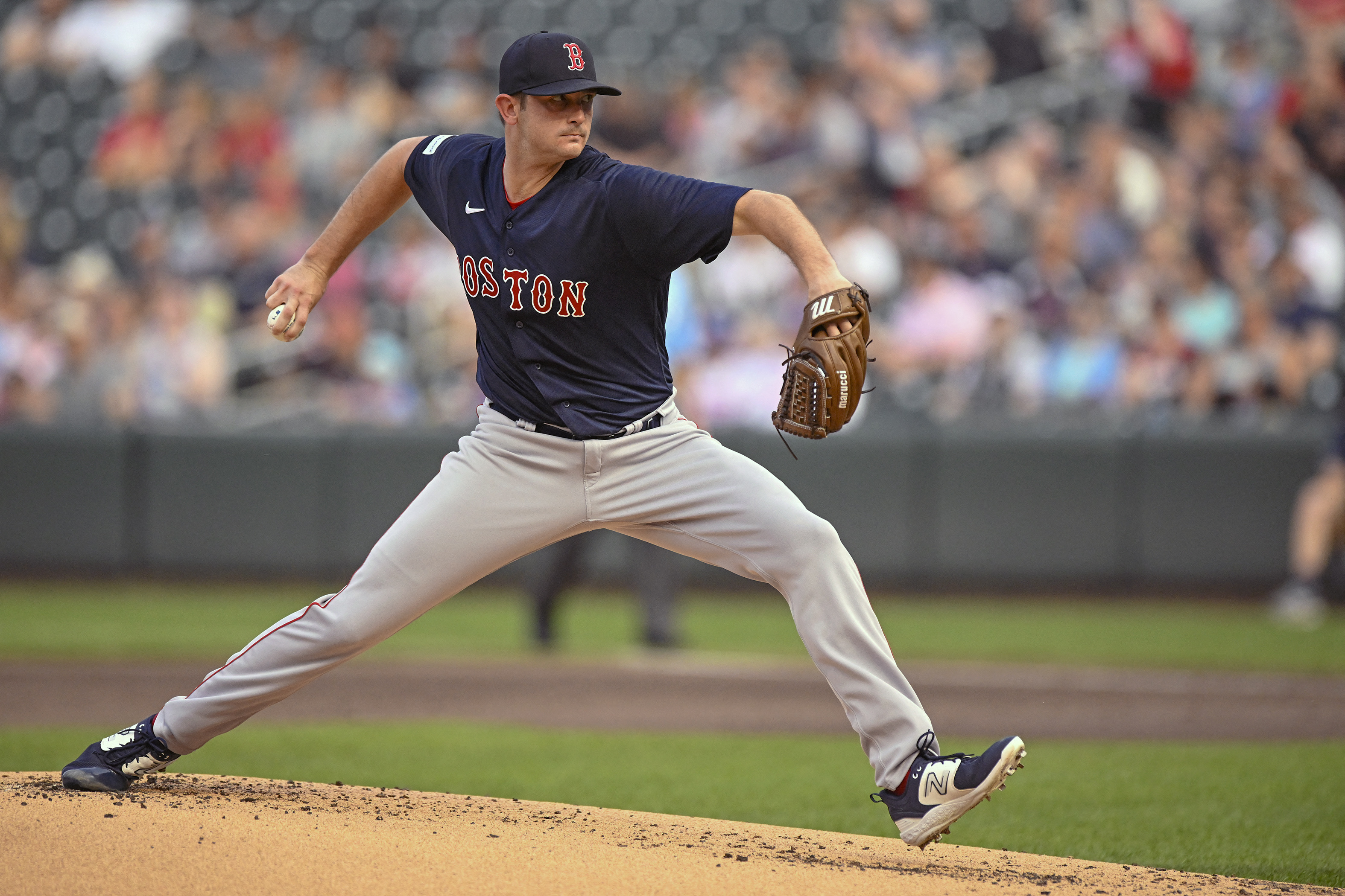 Kyle Farmer, Twins down Red Sox in 10th to snap skid