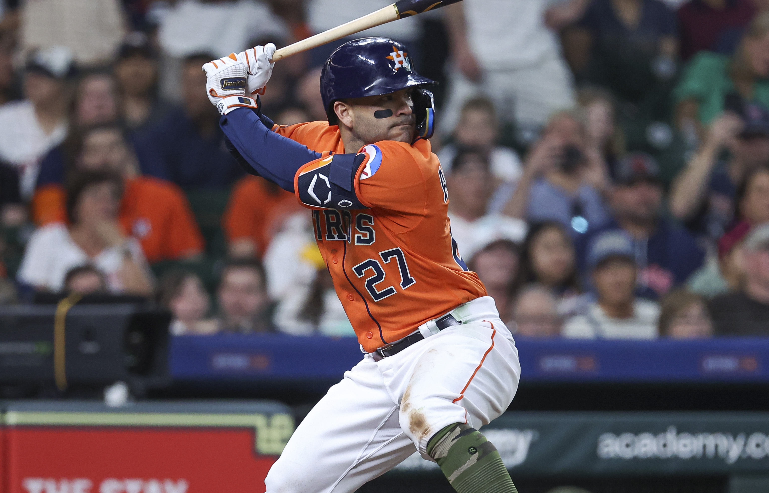 Astros stars to sign autographs at Academy stores