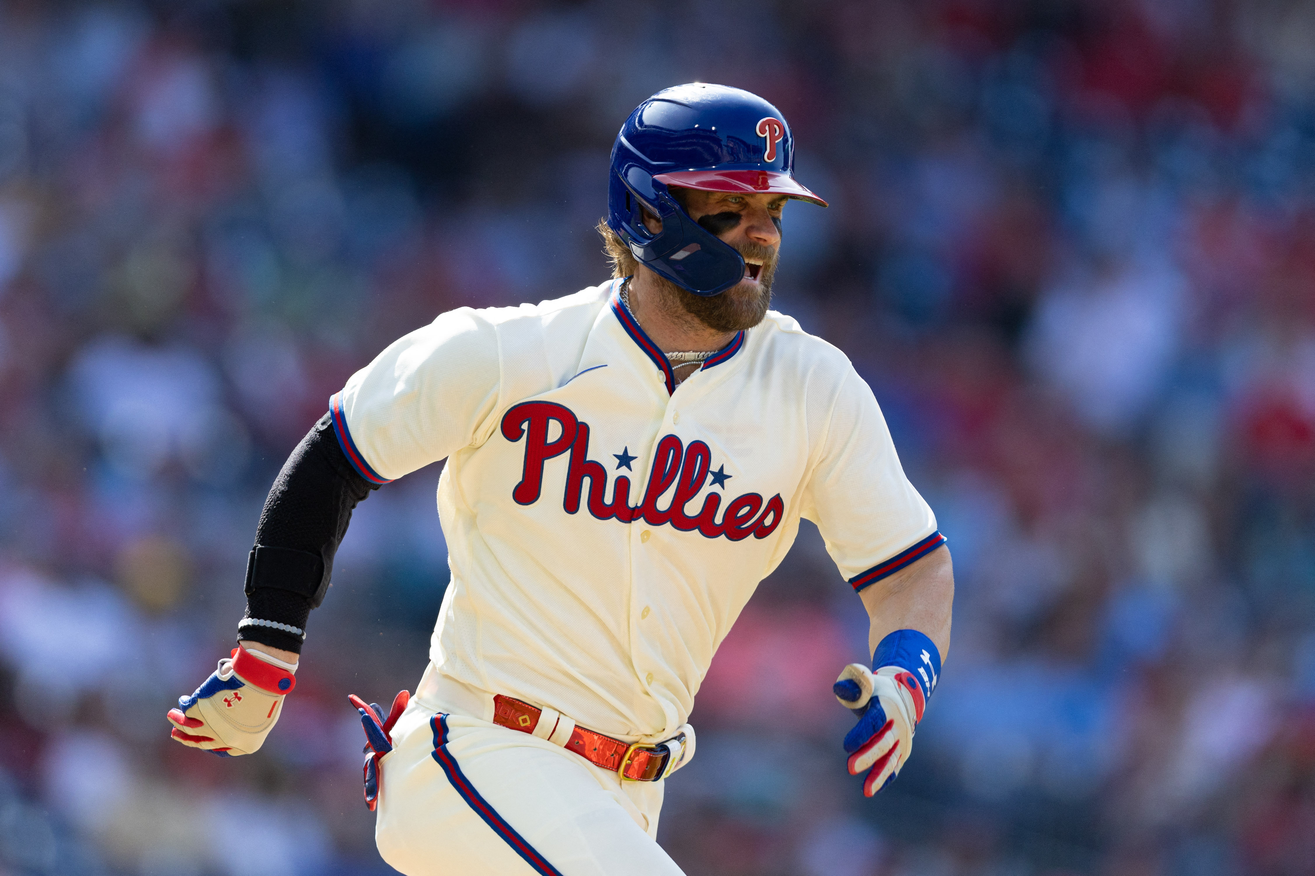 The Phillies walk off the Blue Jays in 10 innings after Bo Bichette sends a  nuke past Vlad Guerrero allowing Edmundo Sosa to score : r/baseball