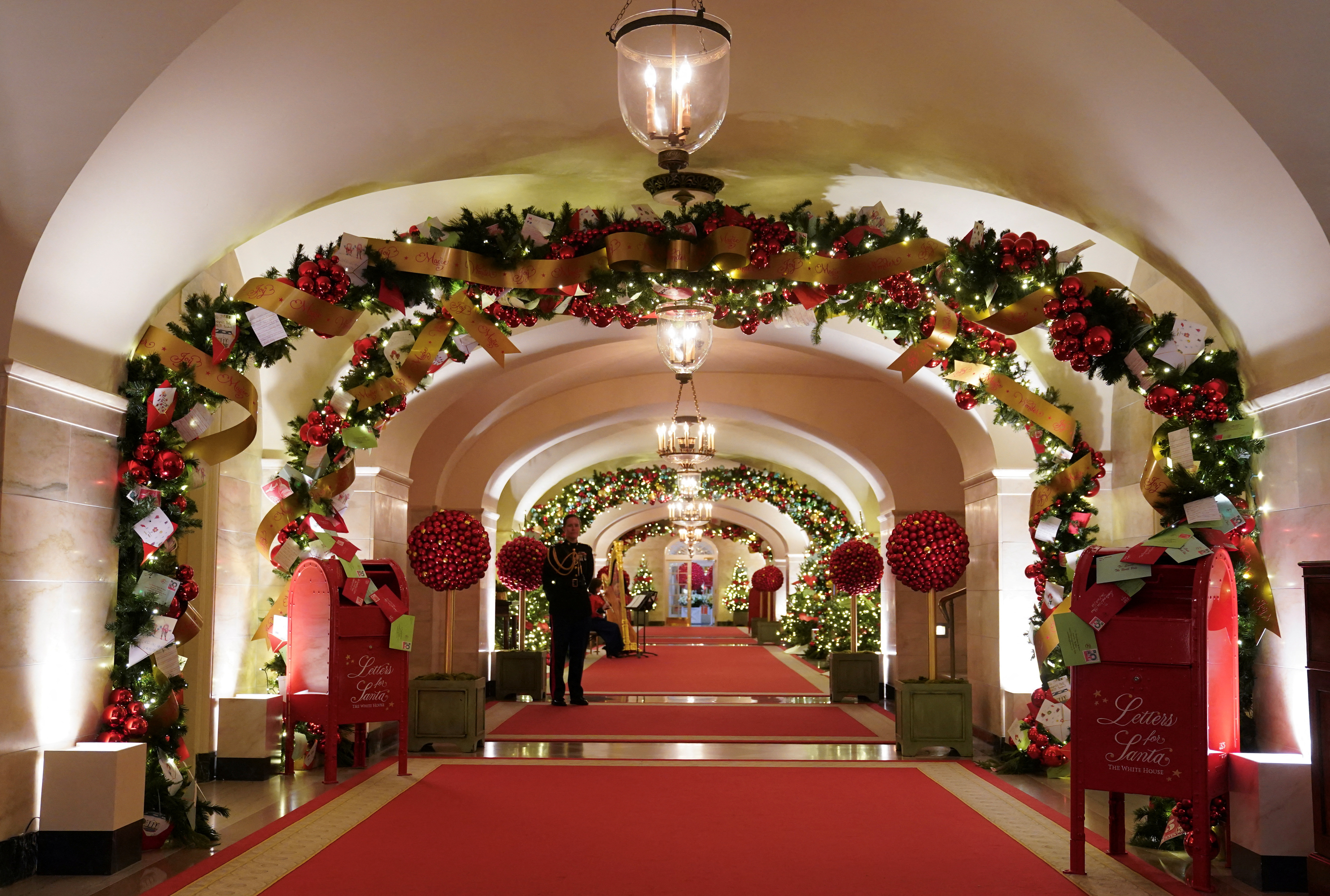 White House holiday decorations unveiled – Orlando Sentinel